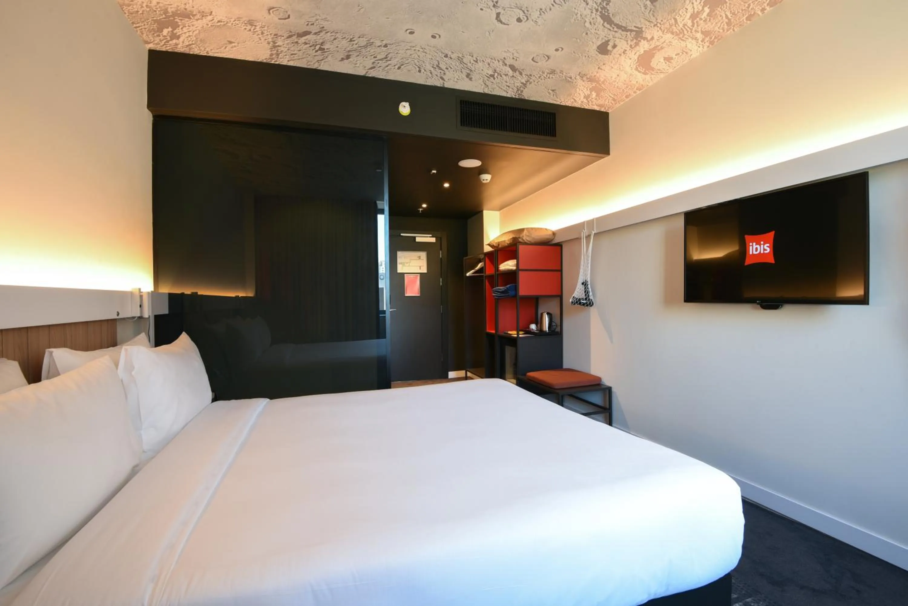 Bed in ibis Baku City