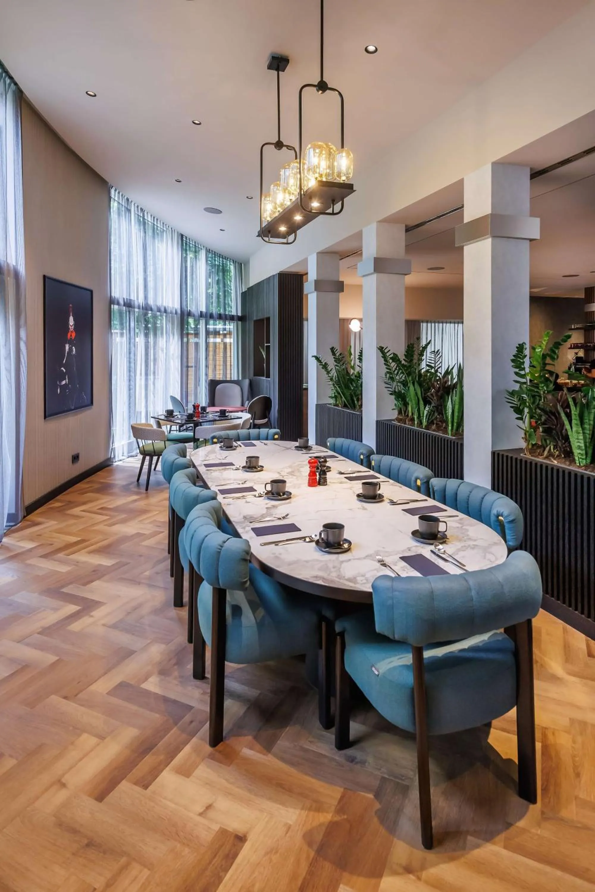 Restaurant/places to eat in Radisson RED Berlin Kudamm