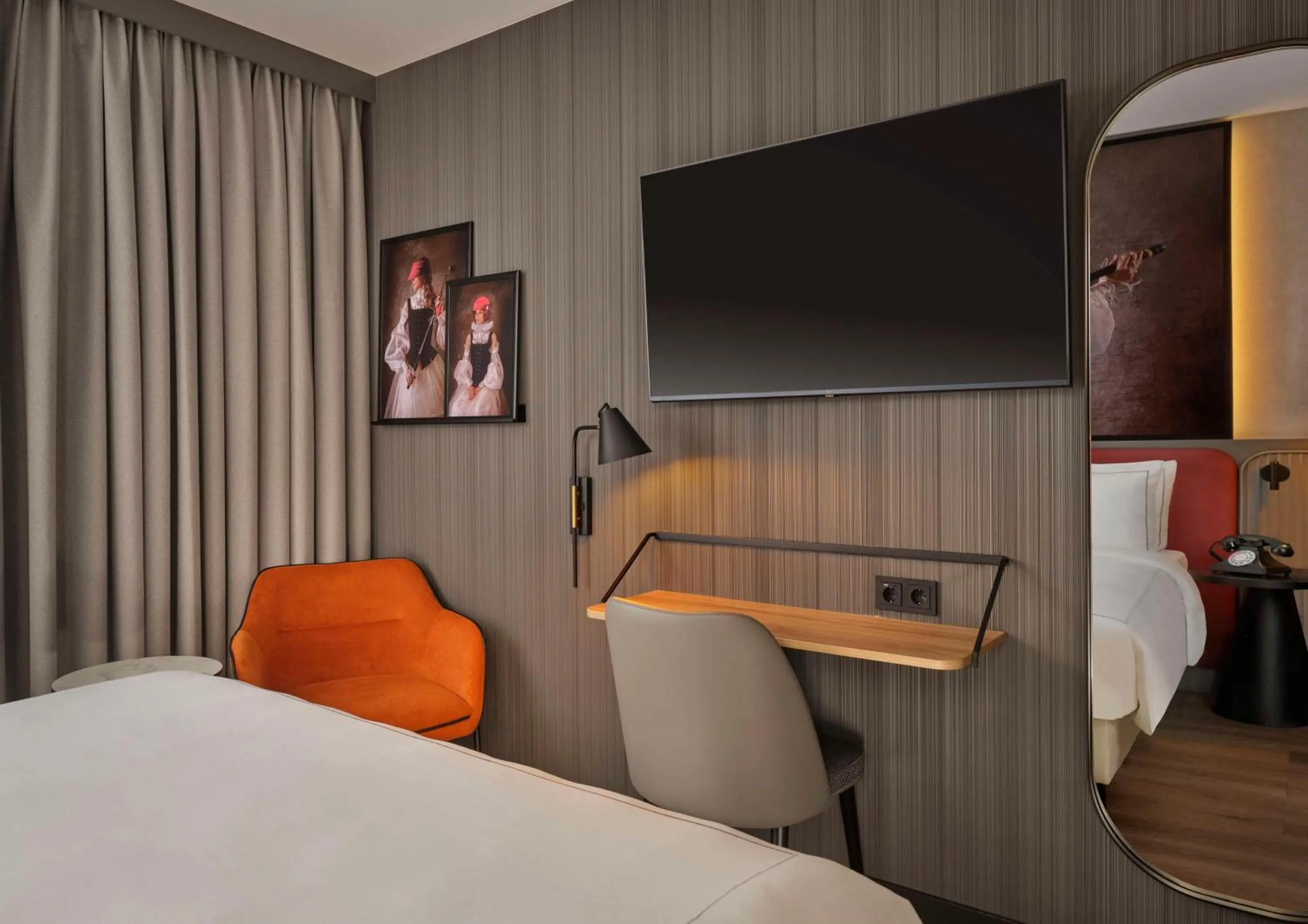 Bedroom, Bed in Radisson RED Berlin Kudamm