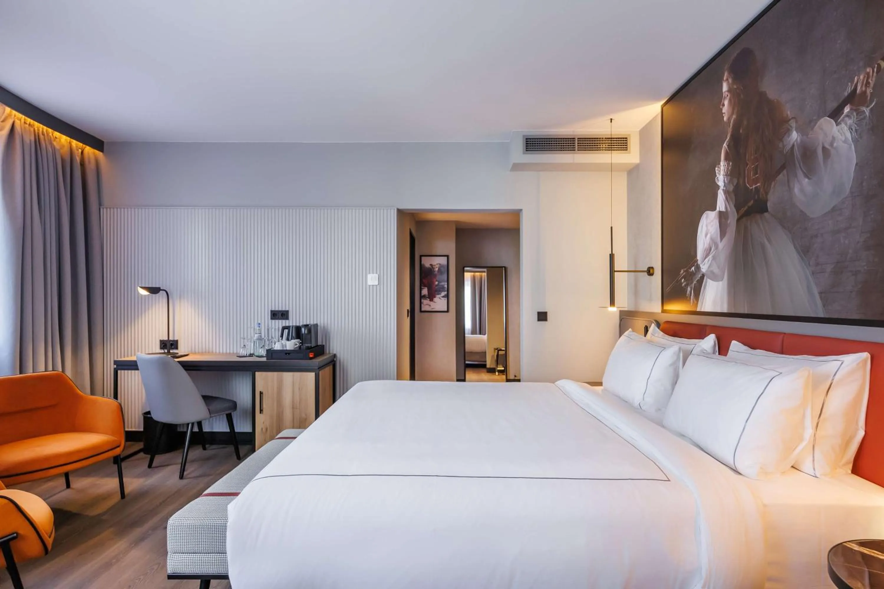 Photo of the whole room, Bed in Radisson RED Berlin Kudamm