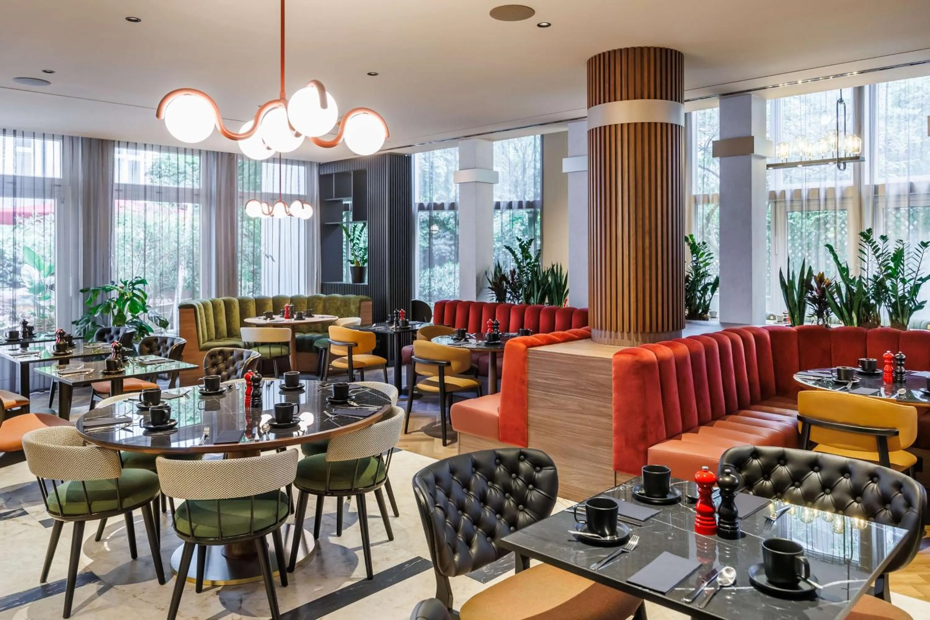 Restaurant/places to eat in Radisson RED Berlin Kudamm