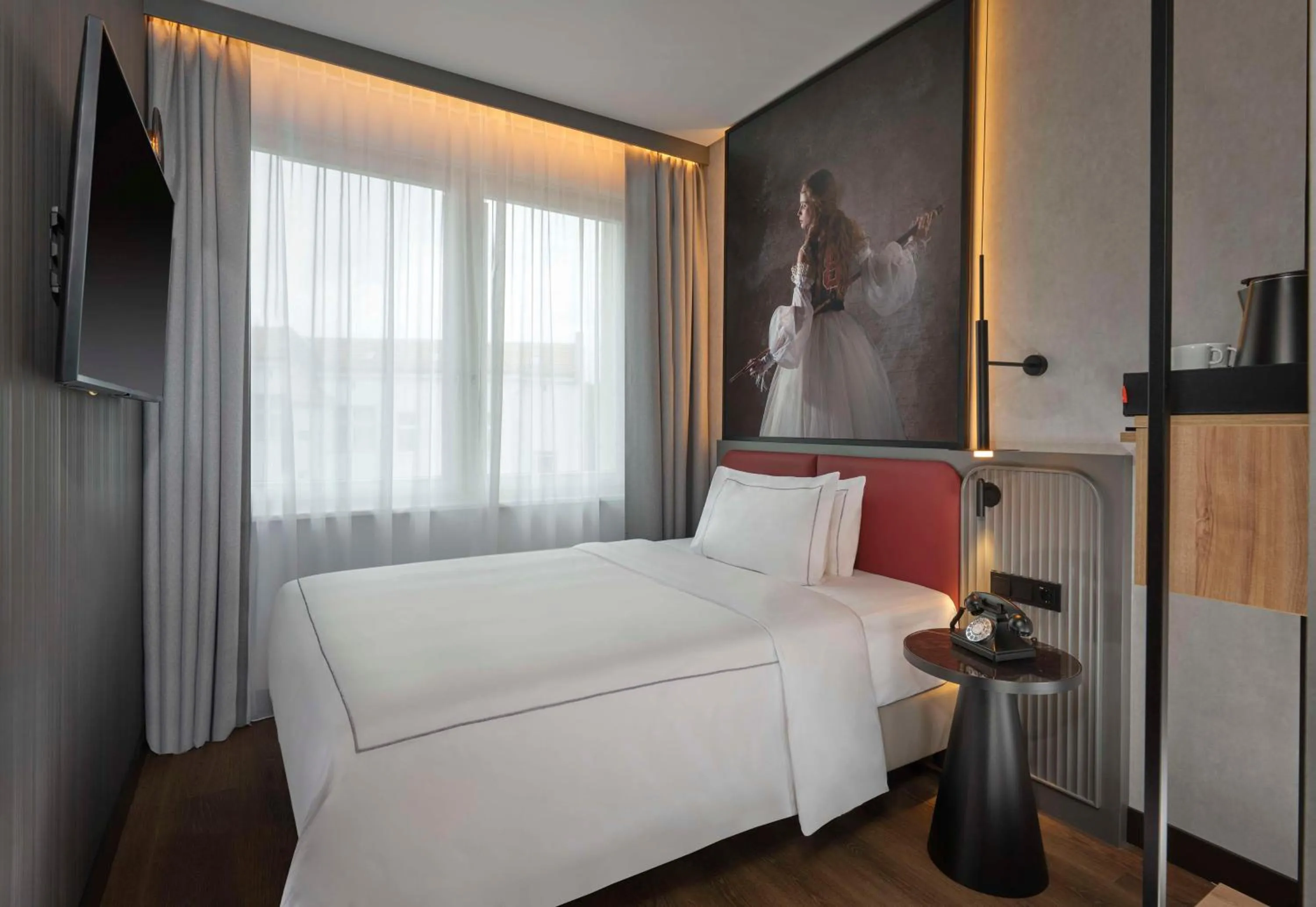 Bedroom, Bed in Radisson RED Berlin Kudamm