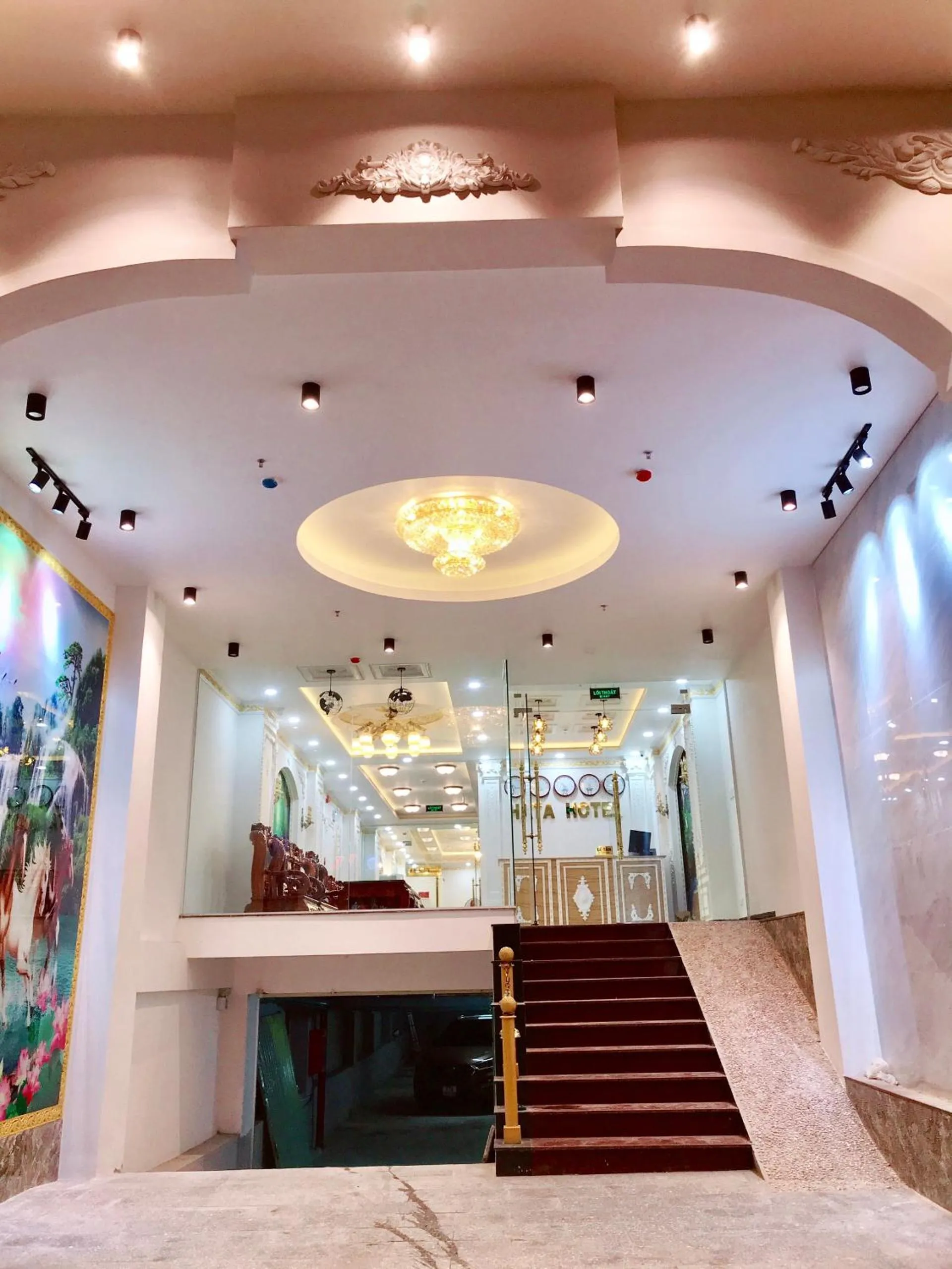 Communal lounge/ TV room in HaTa Hotel