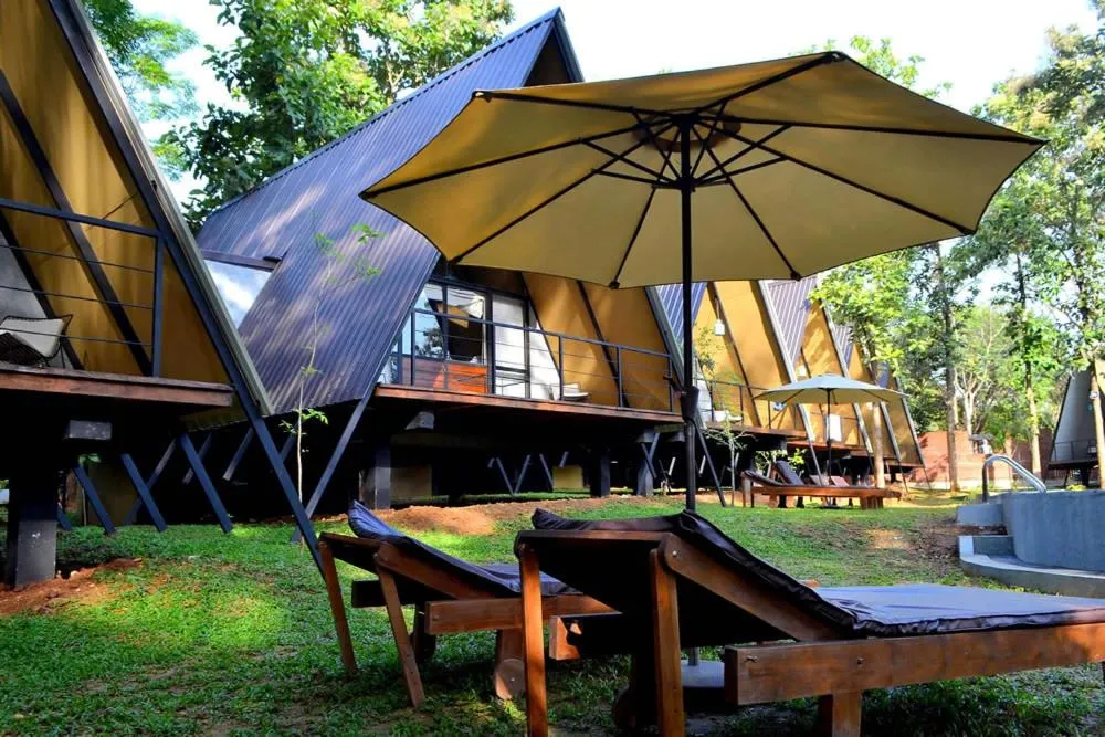 Swimming pool in Kottawatta River Bank Resort