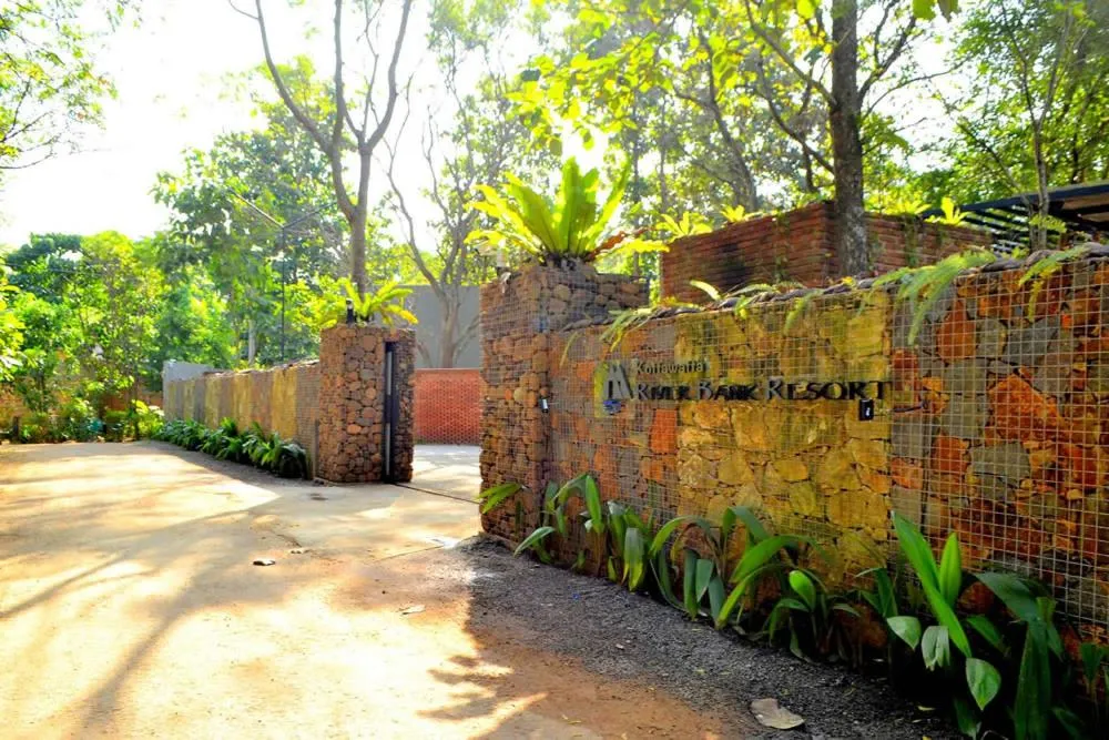 Facade/entrance in Kottawatta River Bank Resort