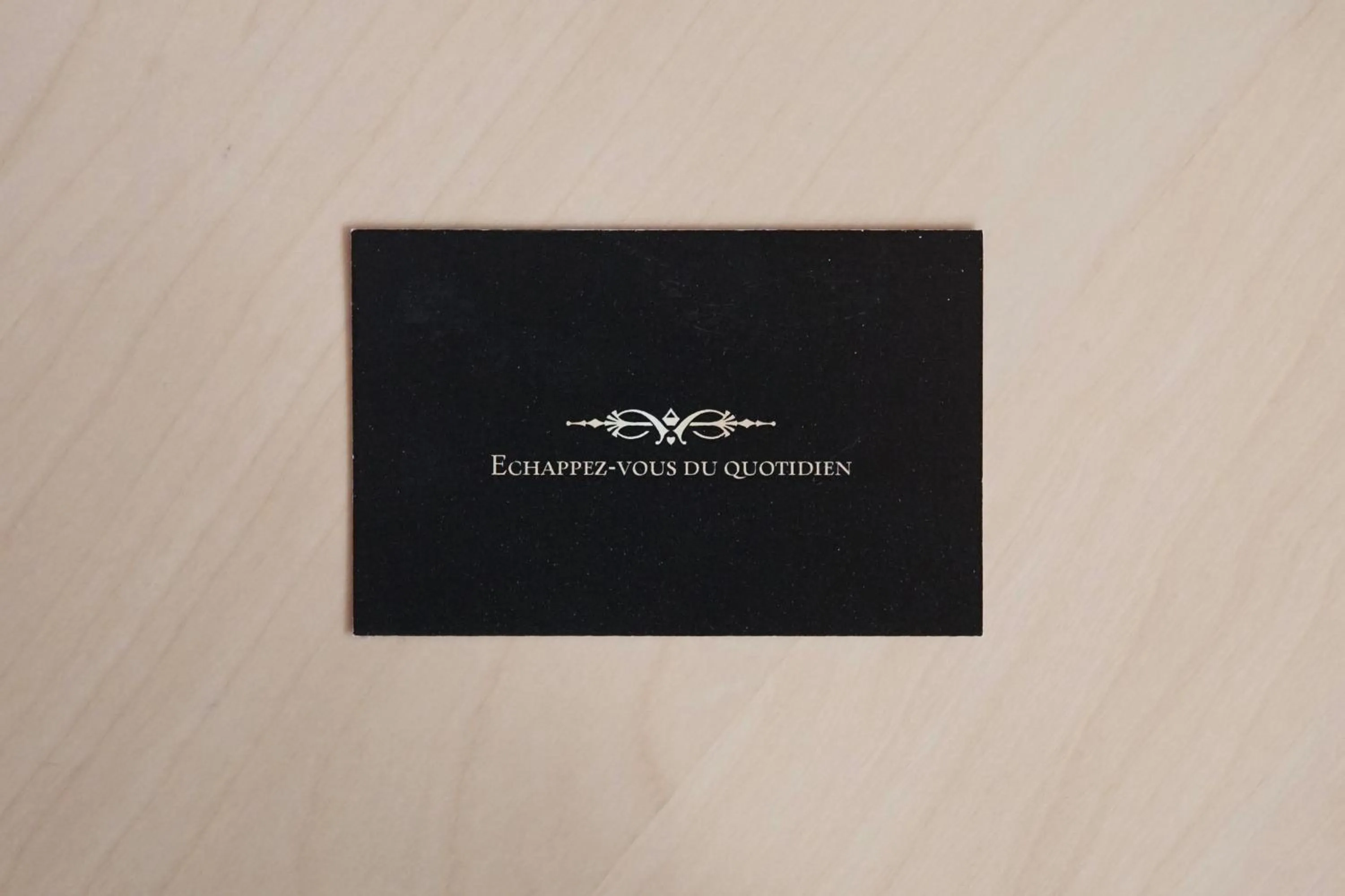 Logo/Certificate/Sign in L'Echappée -B&B-