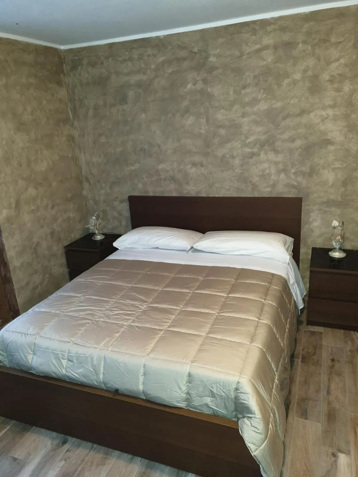 Bed in San Luigi - Rooms & Apartments