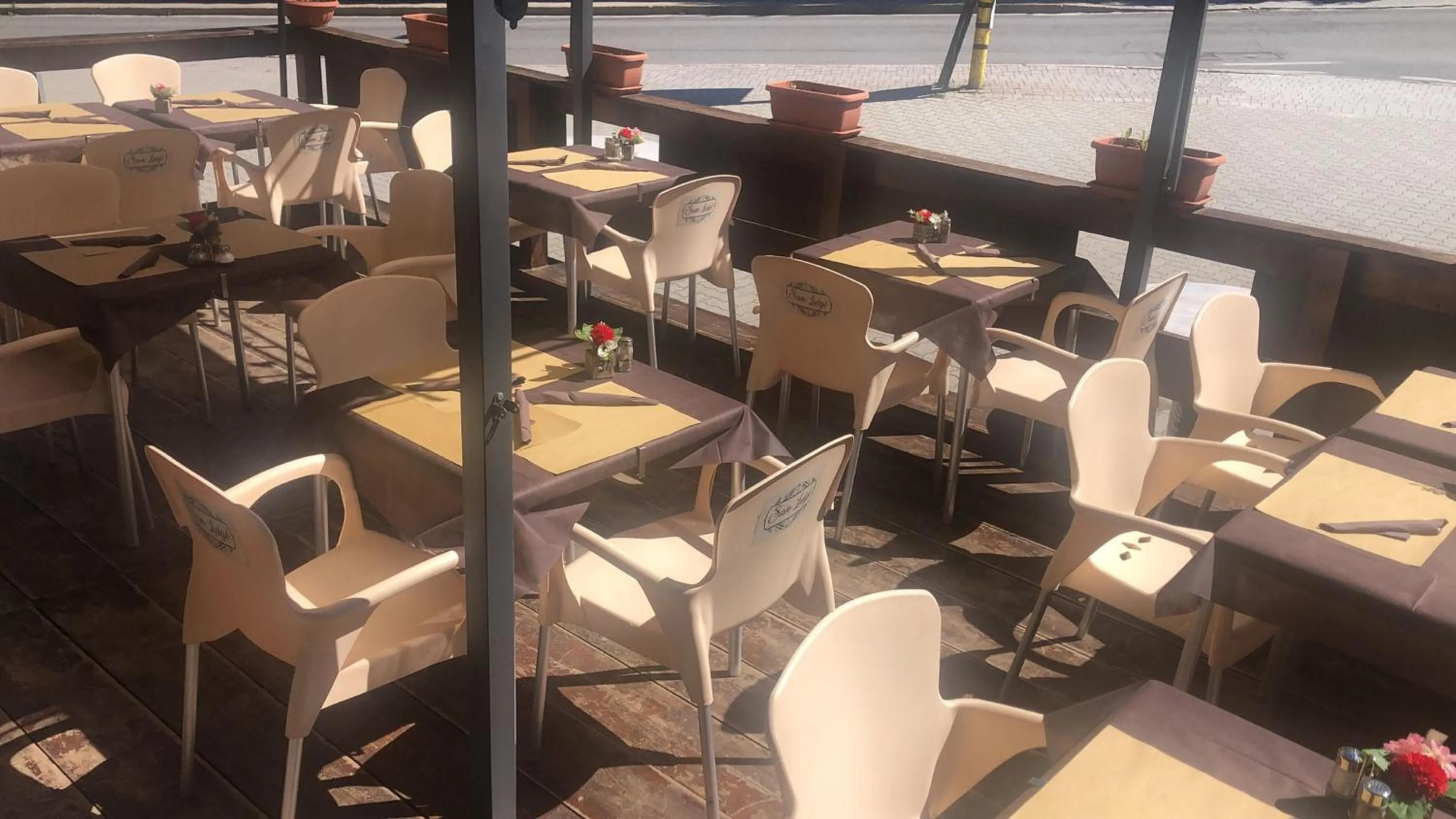 Restaurant/places to eat in San Luigi - Rooms & Apartments