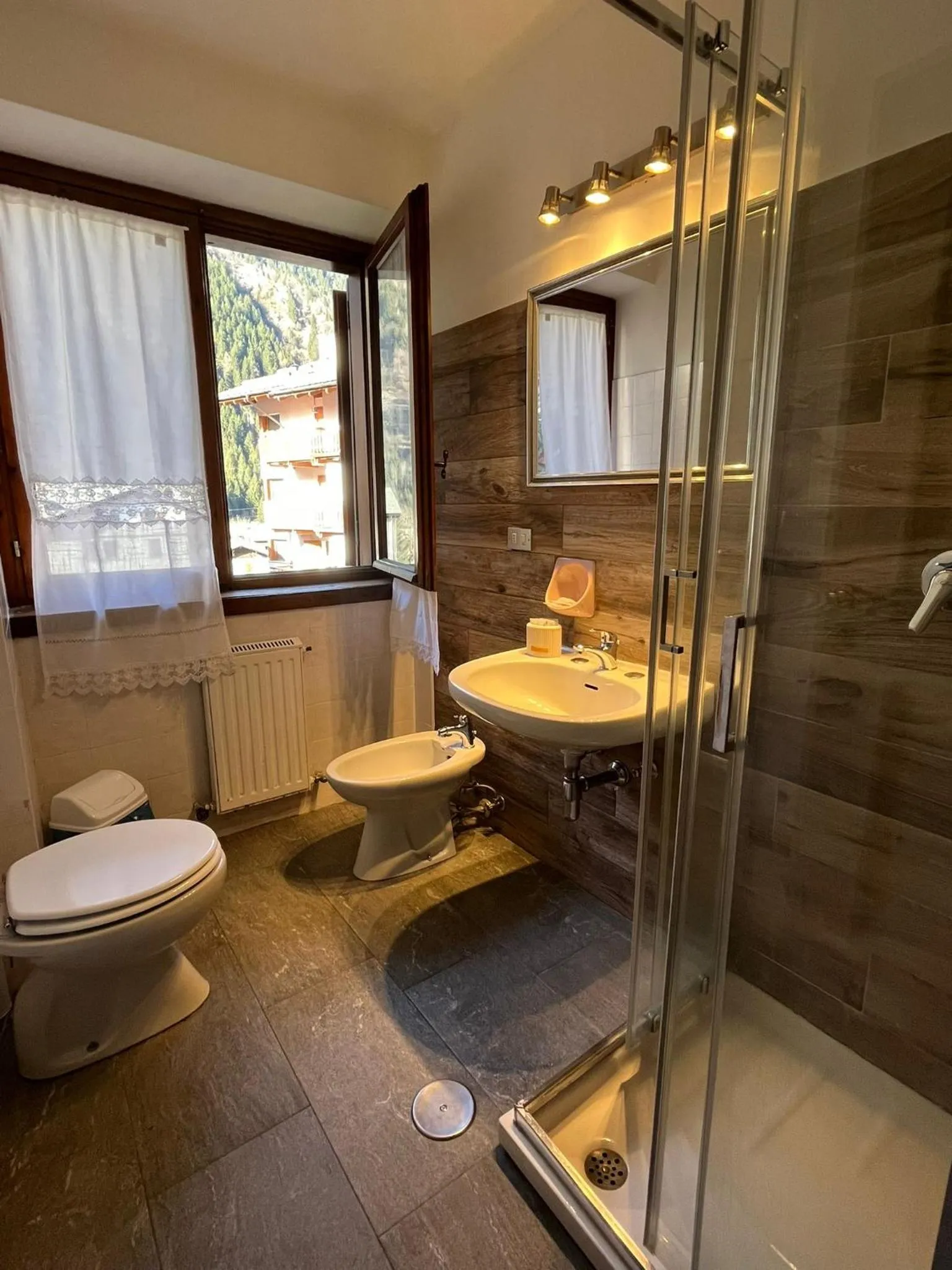 Shower in San Luigi - Rooms & Apartments