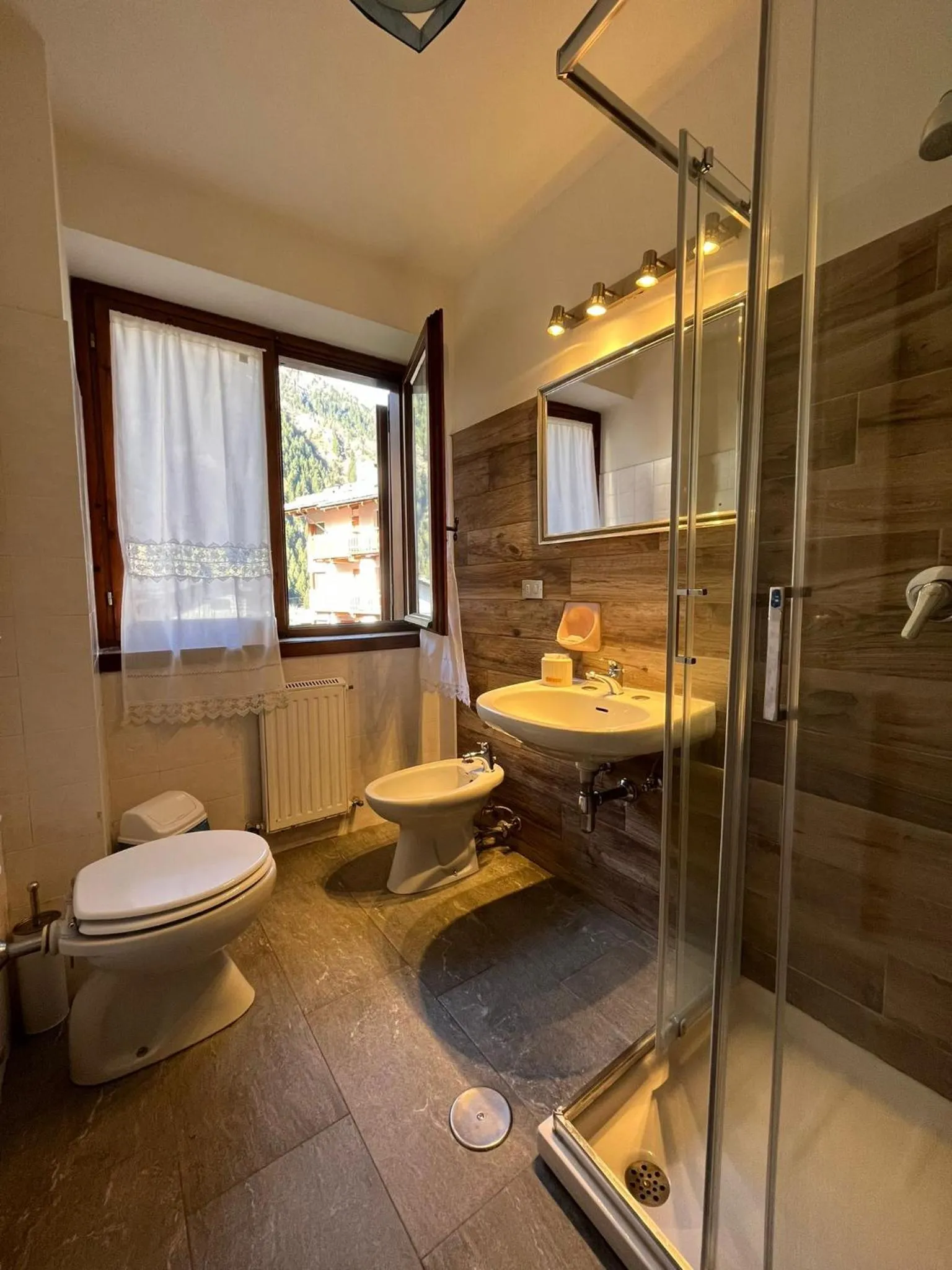 Shower in San Luigi - Rooms & Apartments