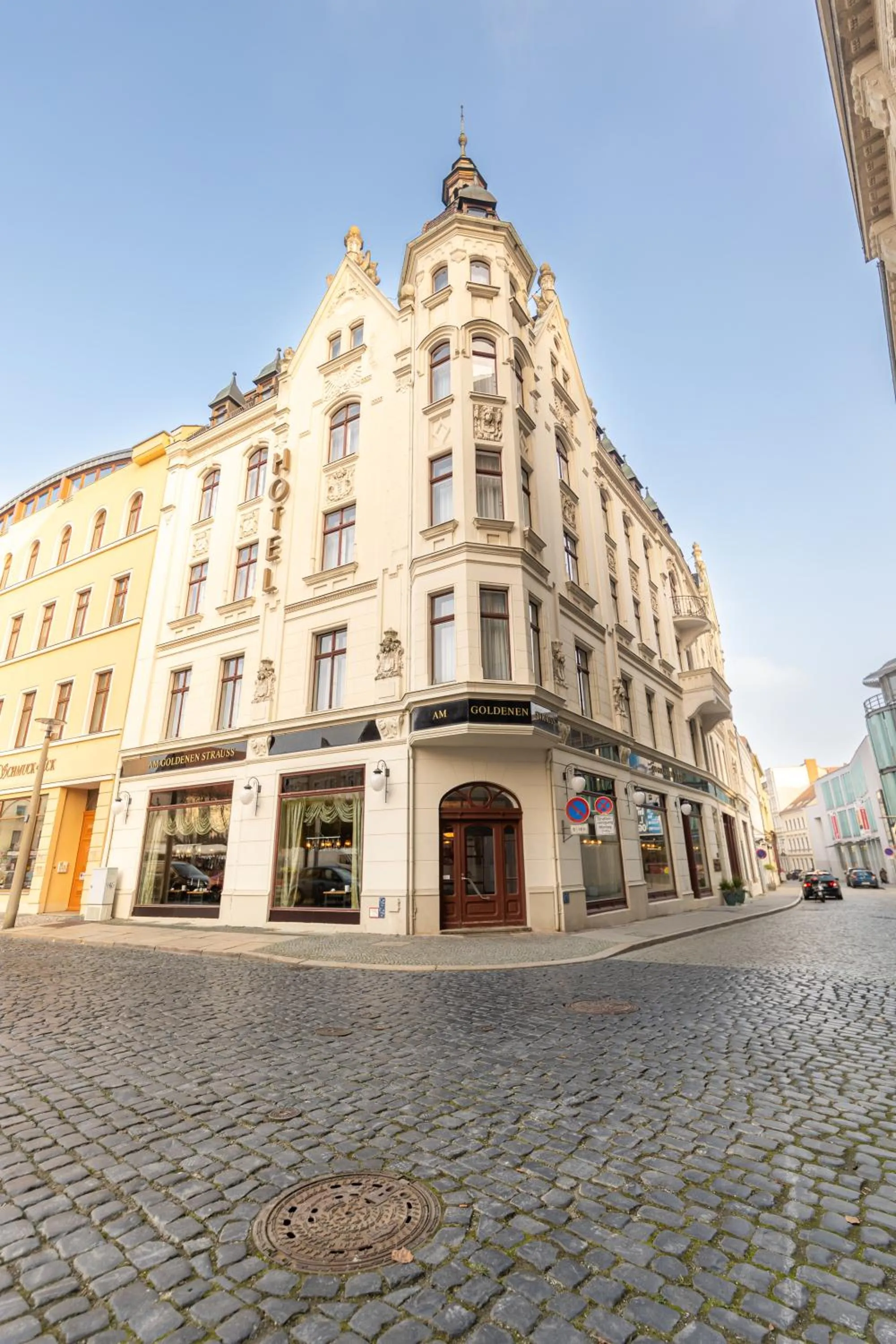 Property building in Akzent Hotel Am Goldenen Strauss