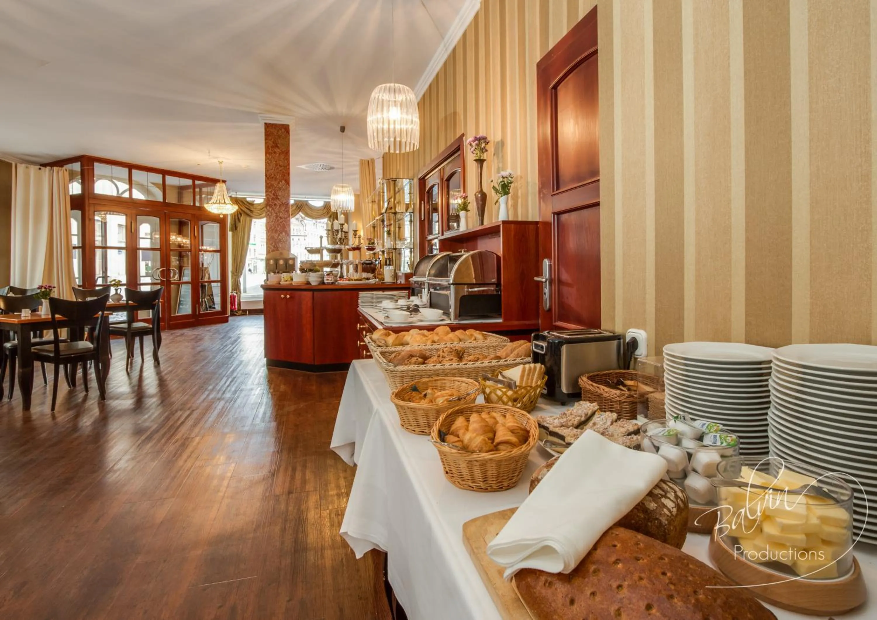 Food and drinks in Akzent Hotel Am Goldenen Strauss