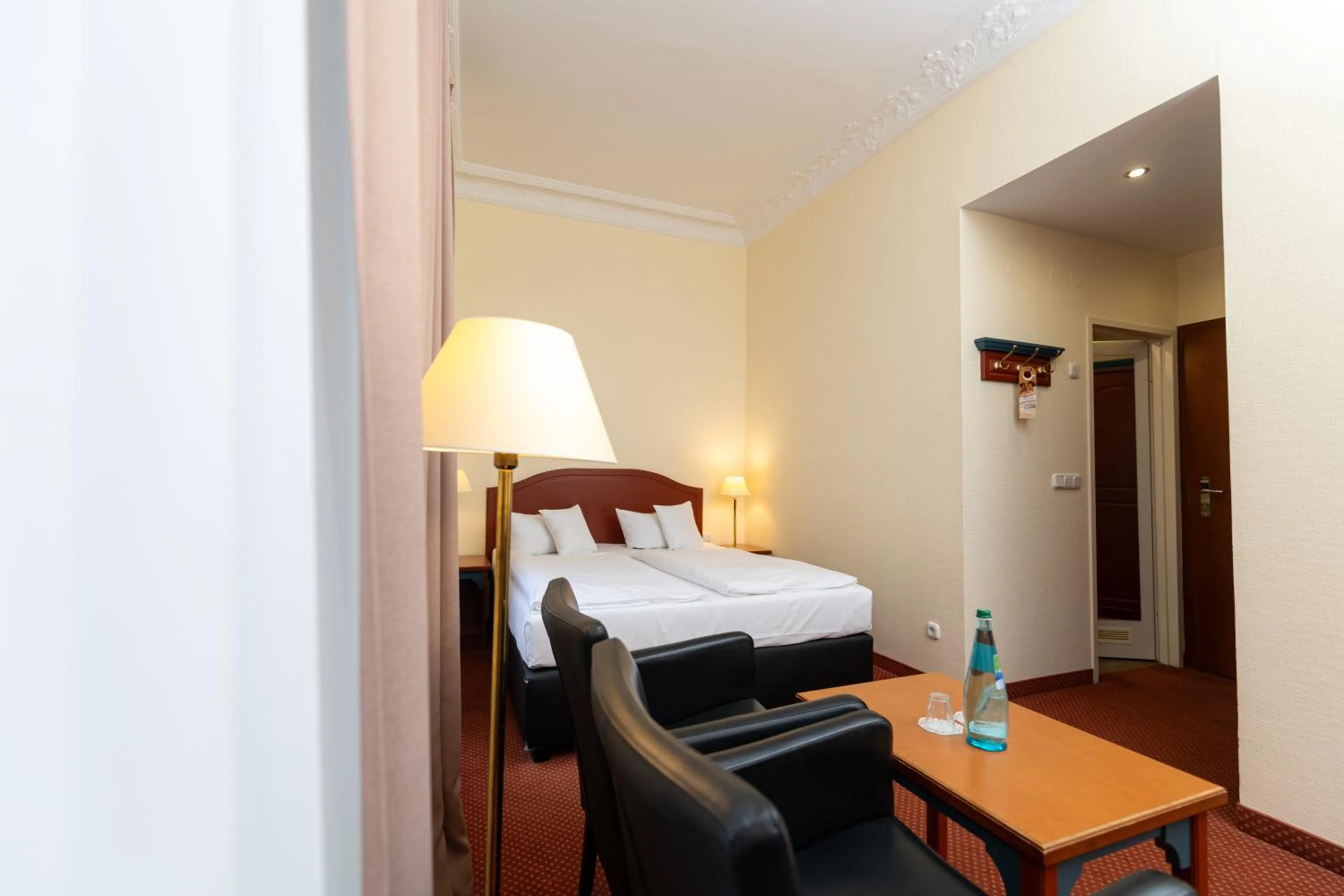 Photo of the whole room, Bed in Akzent Hotel Am Goldenen Strauss