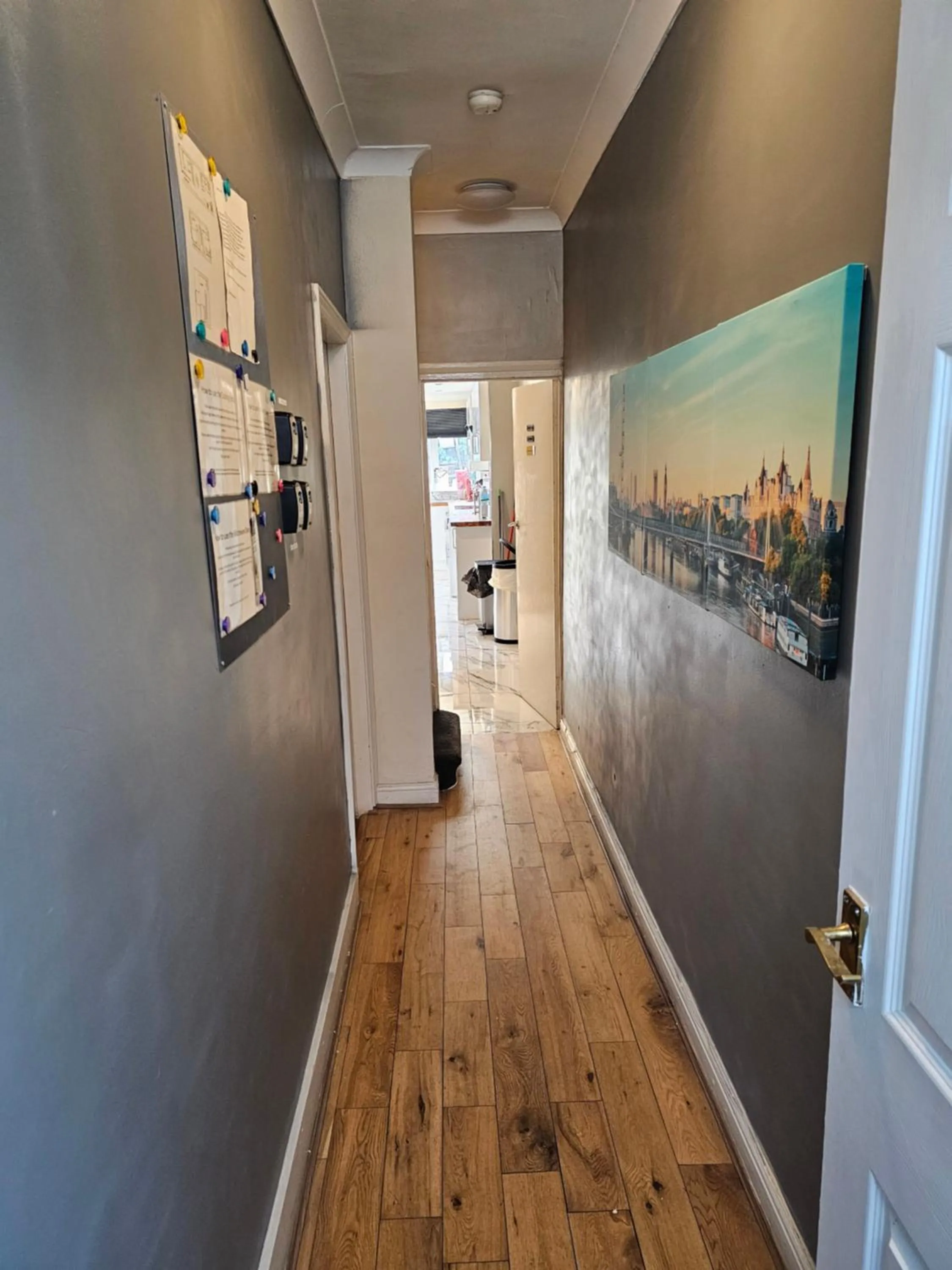 Communal lounge/ TV room in Umbrella Properties London Excel