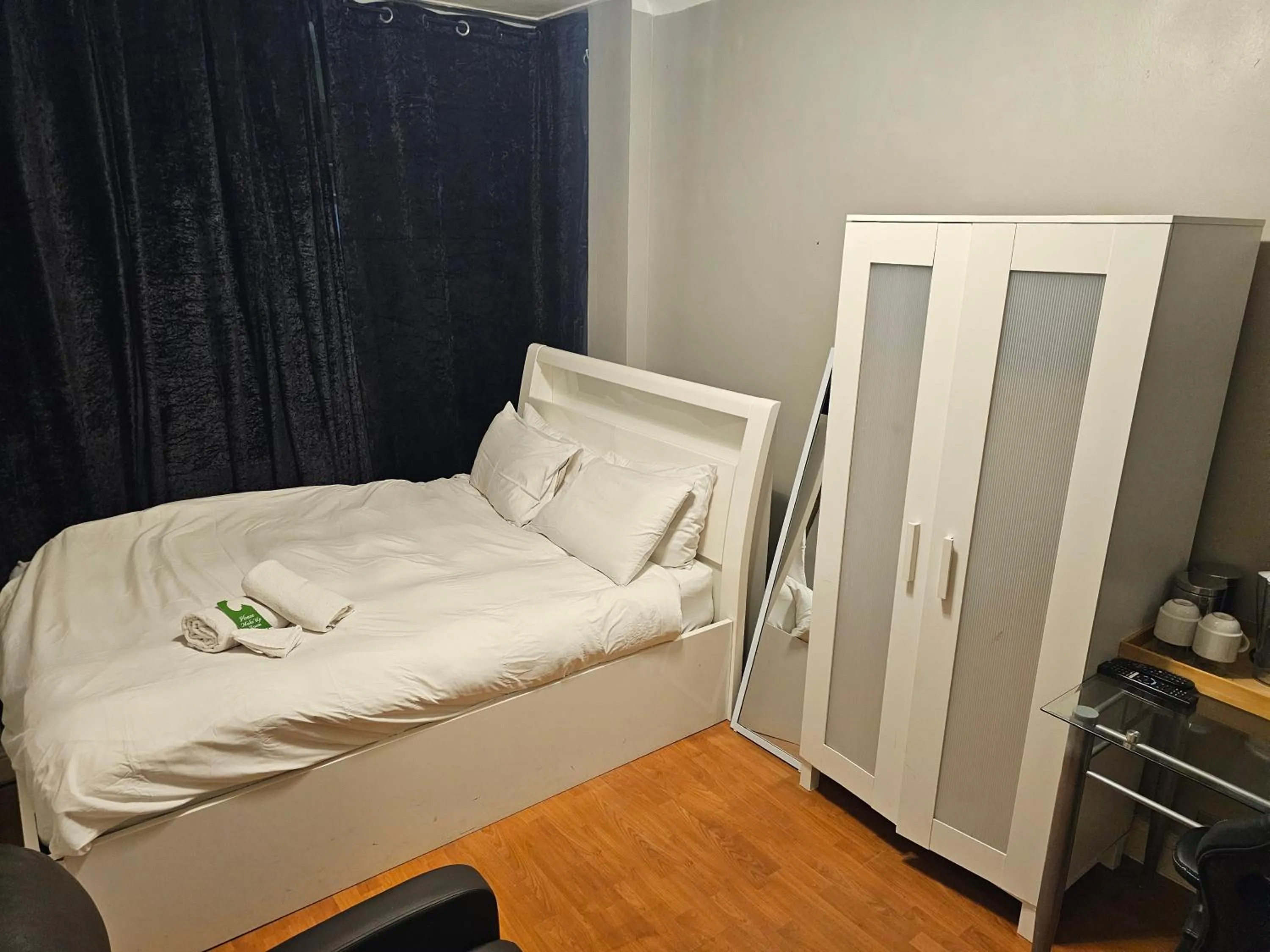 Bed in Umbrella Properties London Excel