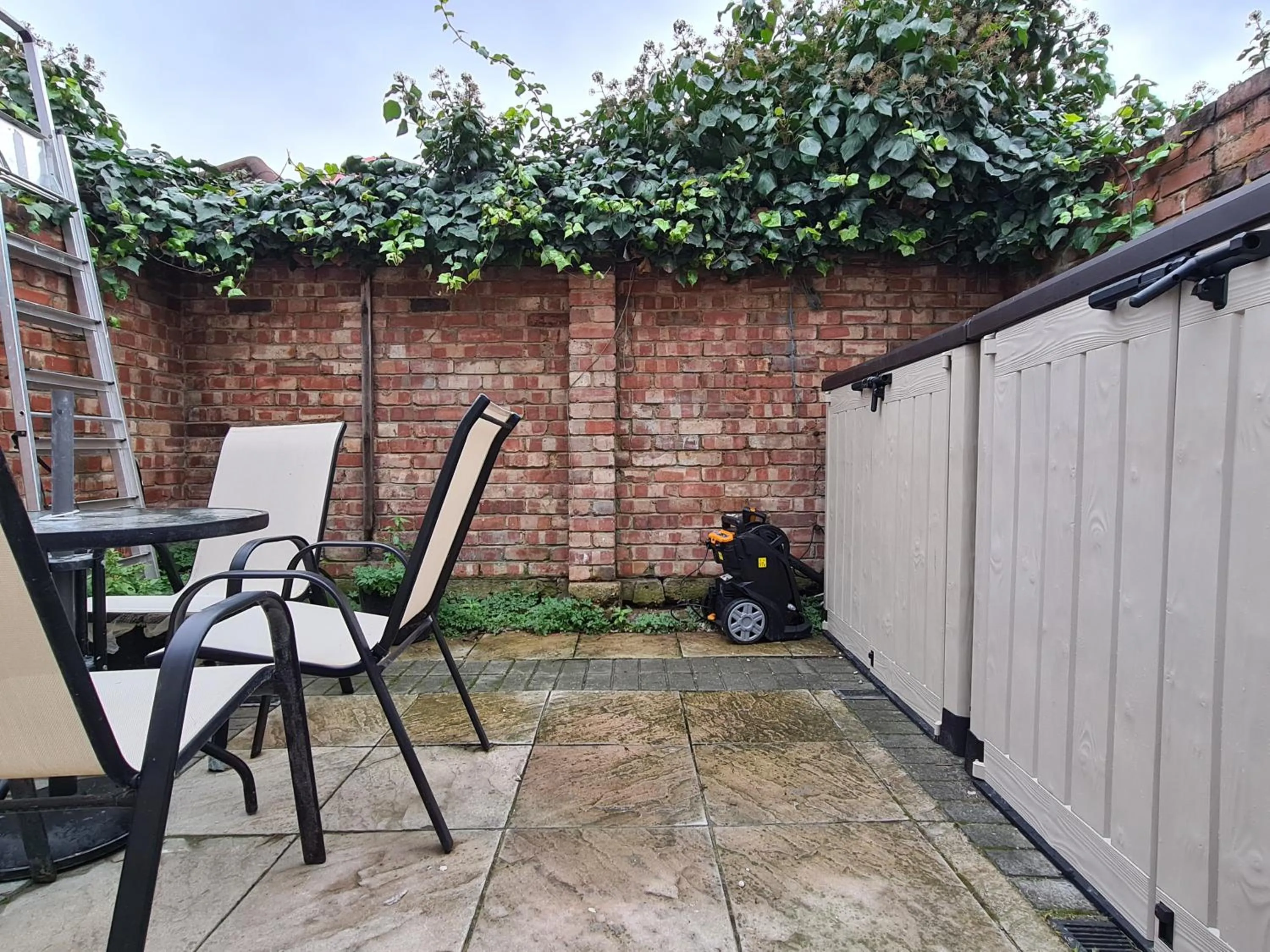 Garden in Umbrella Properties London Excel