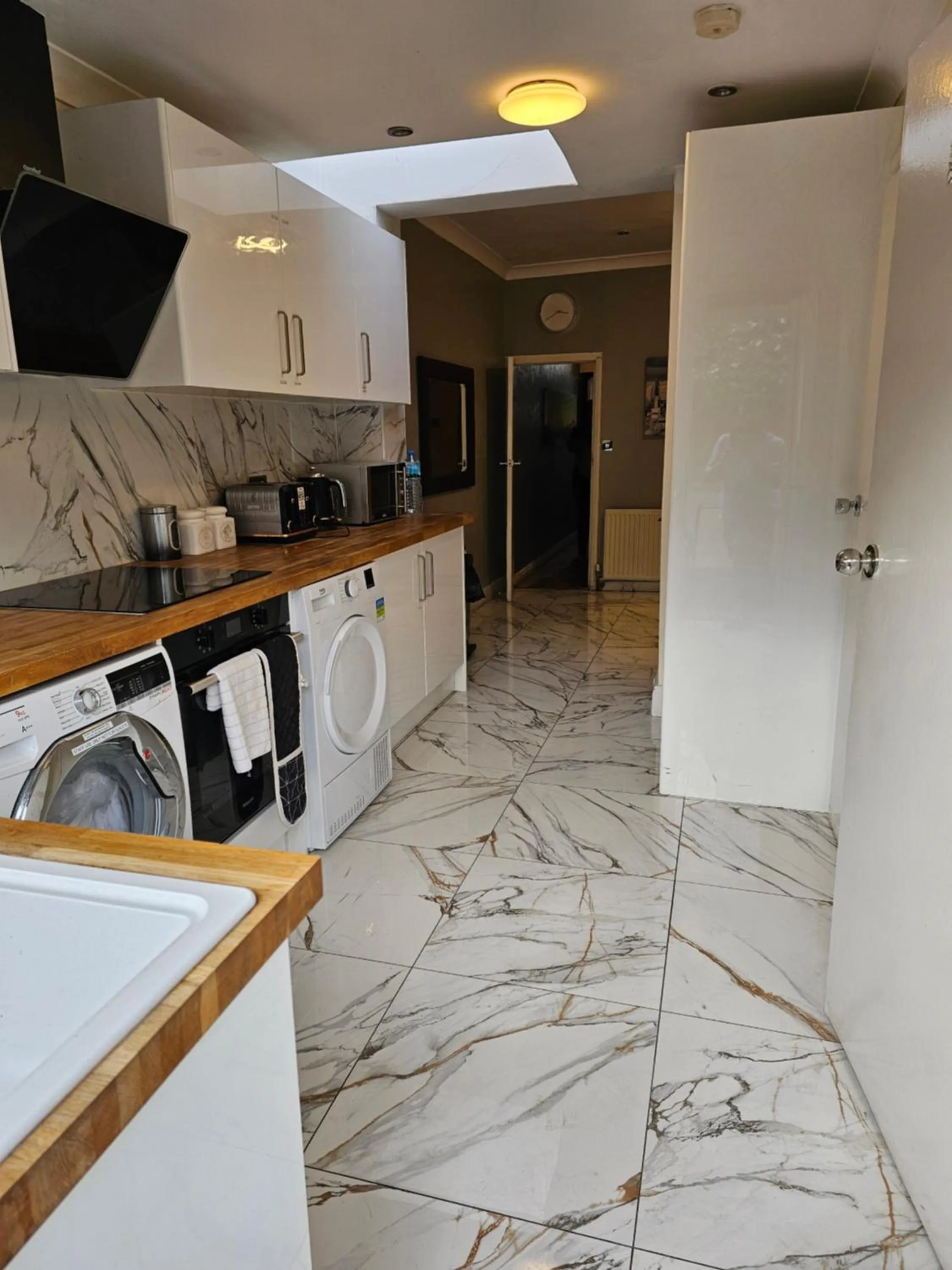 Kitchen or kitchenette in Umbrella Properties London Excel