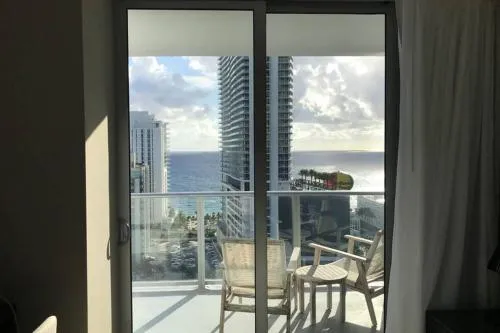 Hollywood Beach luxury condo-HBH