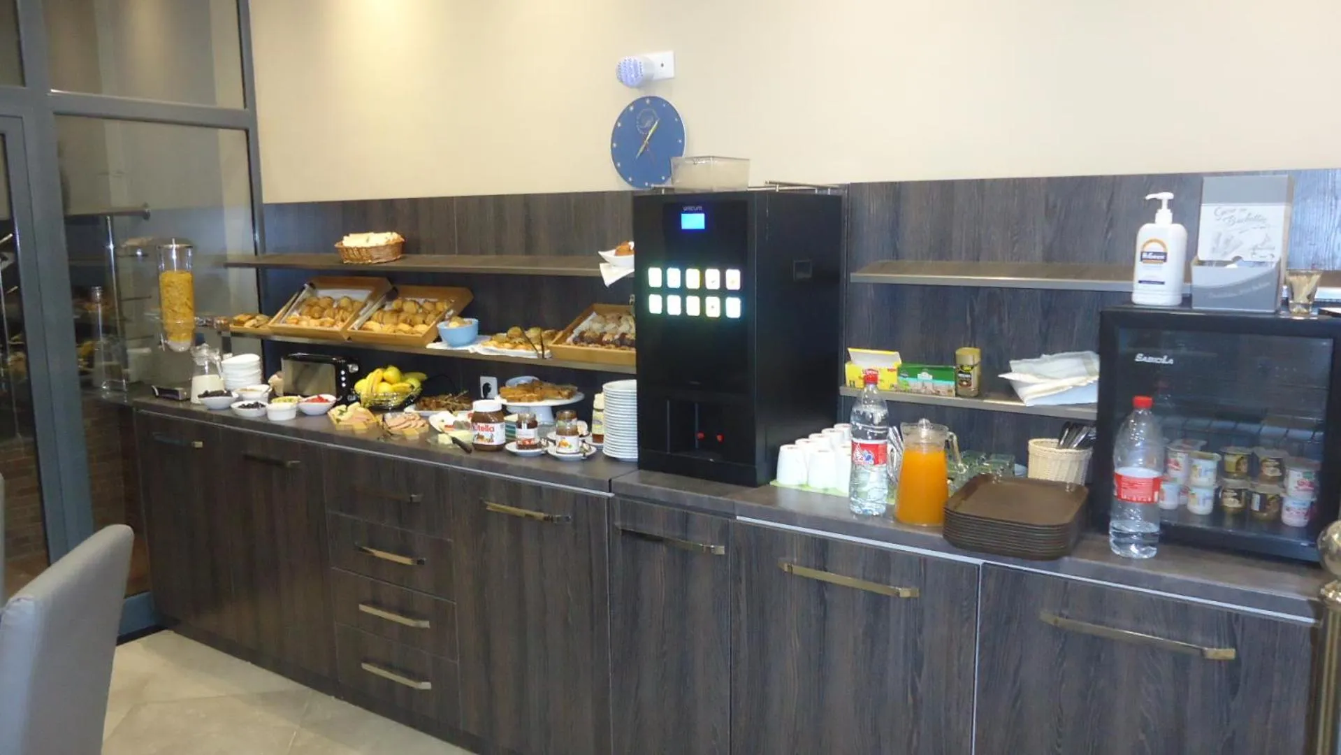 Restaurant/places to eat in Hotel Bournissa