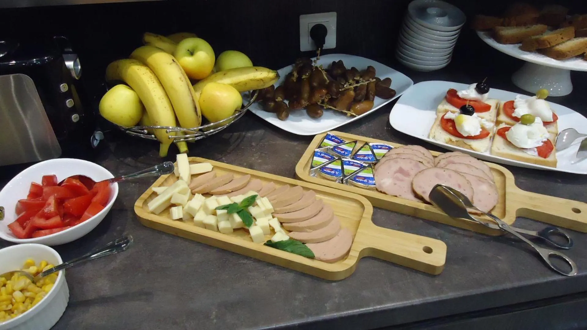 Restaurant/places to eat in Hotel Bournissa