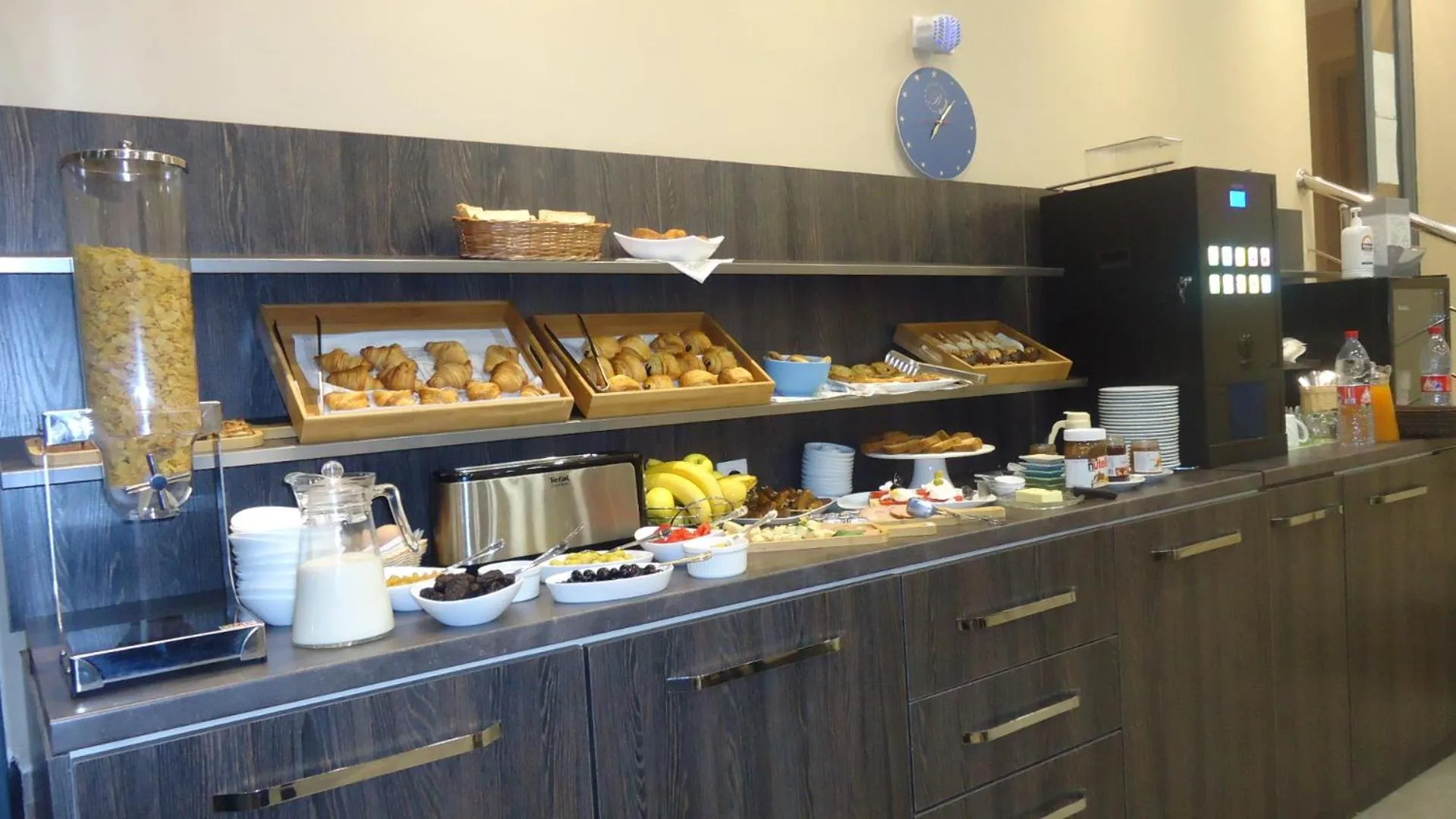 Restaurant/places to eat in Hotel Bournissa