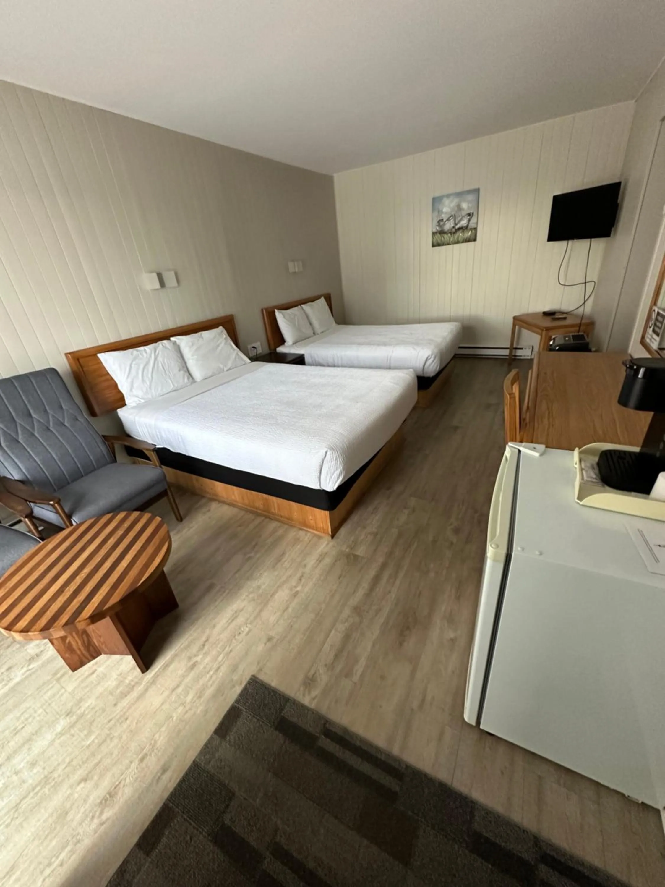 Bed in Motel Carleton Sur Mer