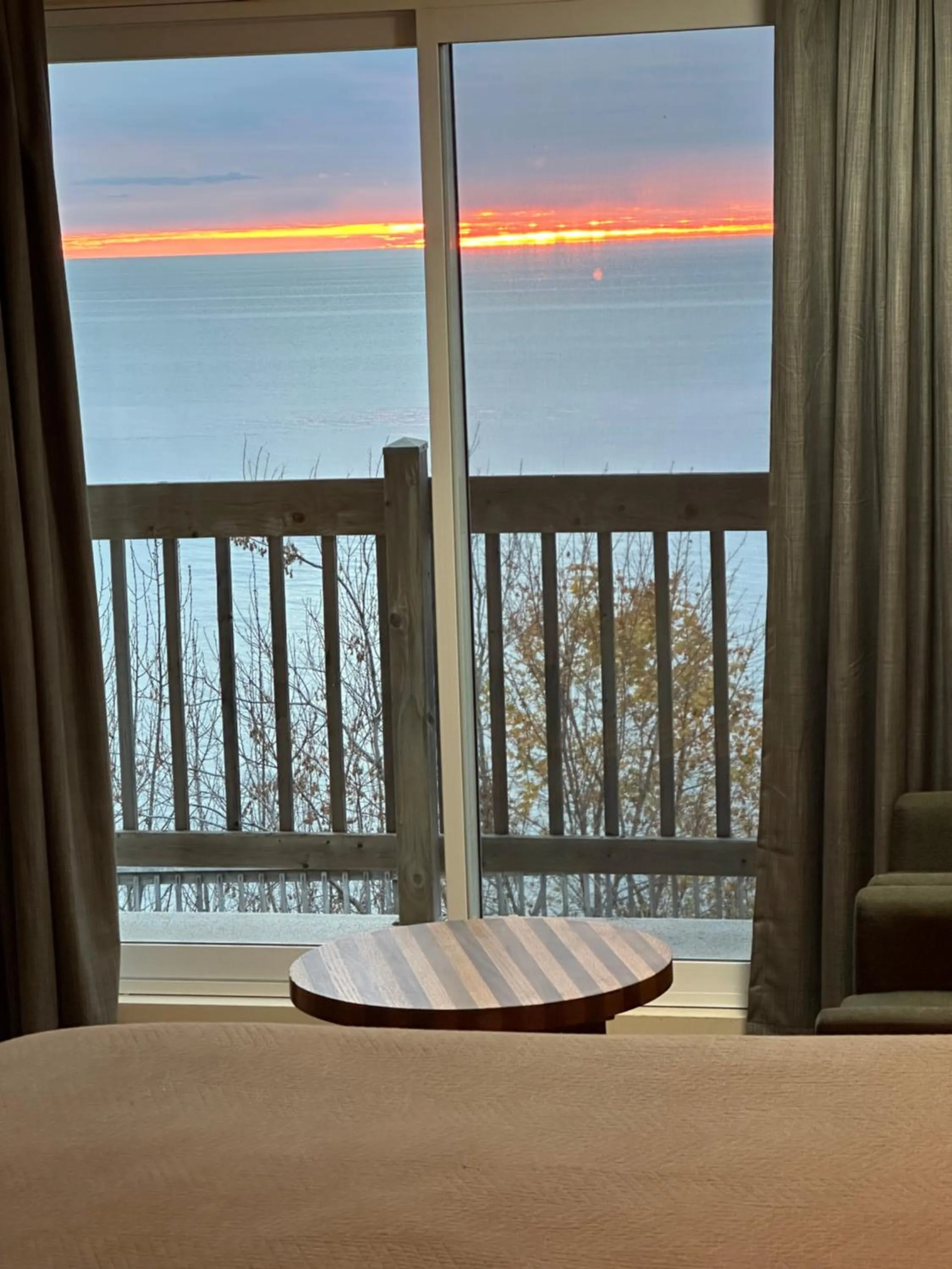 Bed in Motel Carleton Sur Mer