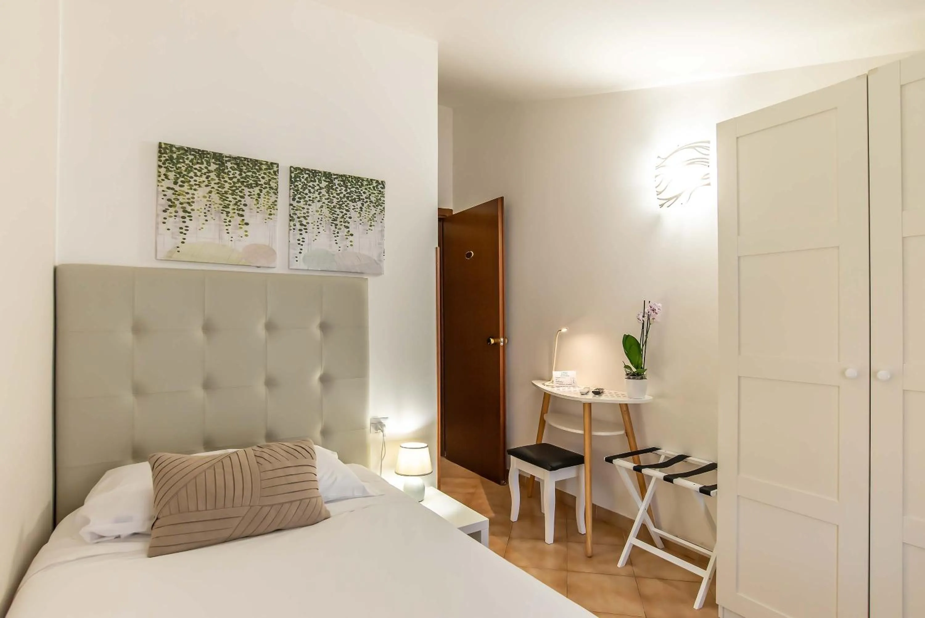 Photo of the whole room, Bed in Plaza Rooms Ciampino