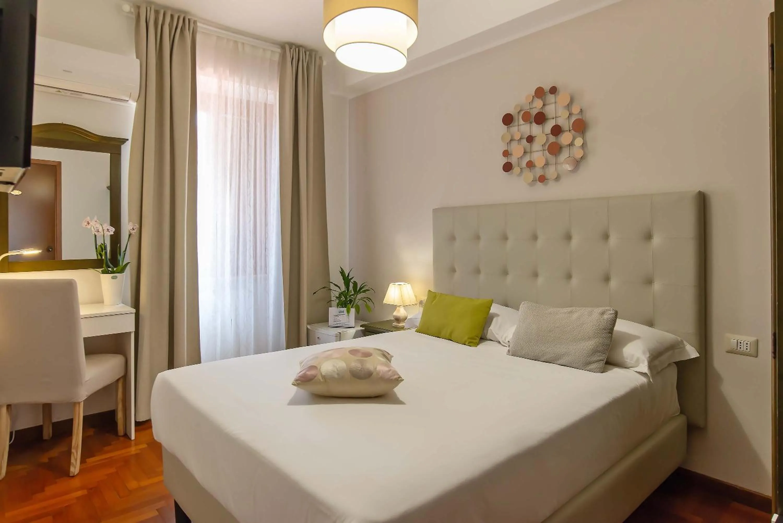 Photo of the whole room, Bed in Plaza Rooms Ciampino