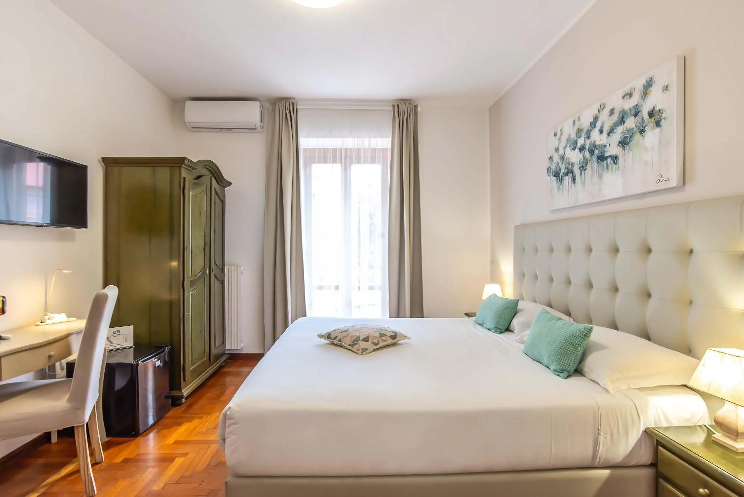 Photo of the whole room, Bed in Plaza Rooms Ciampino