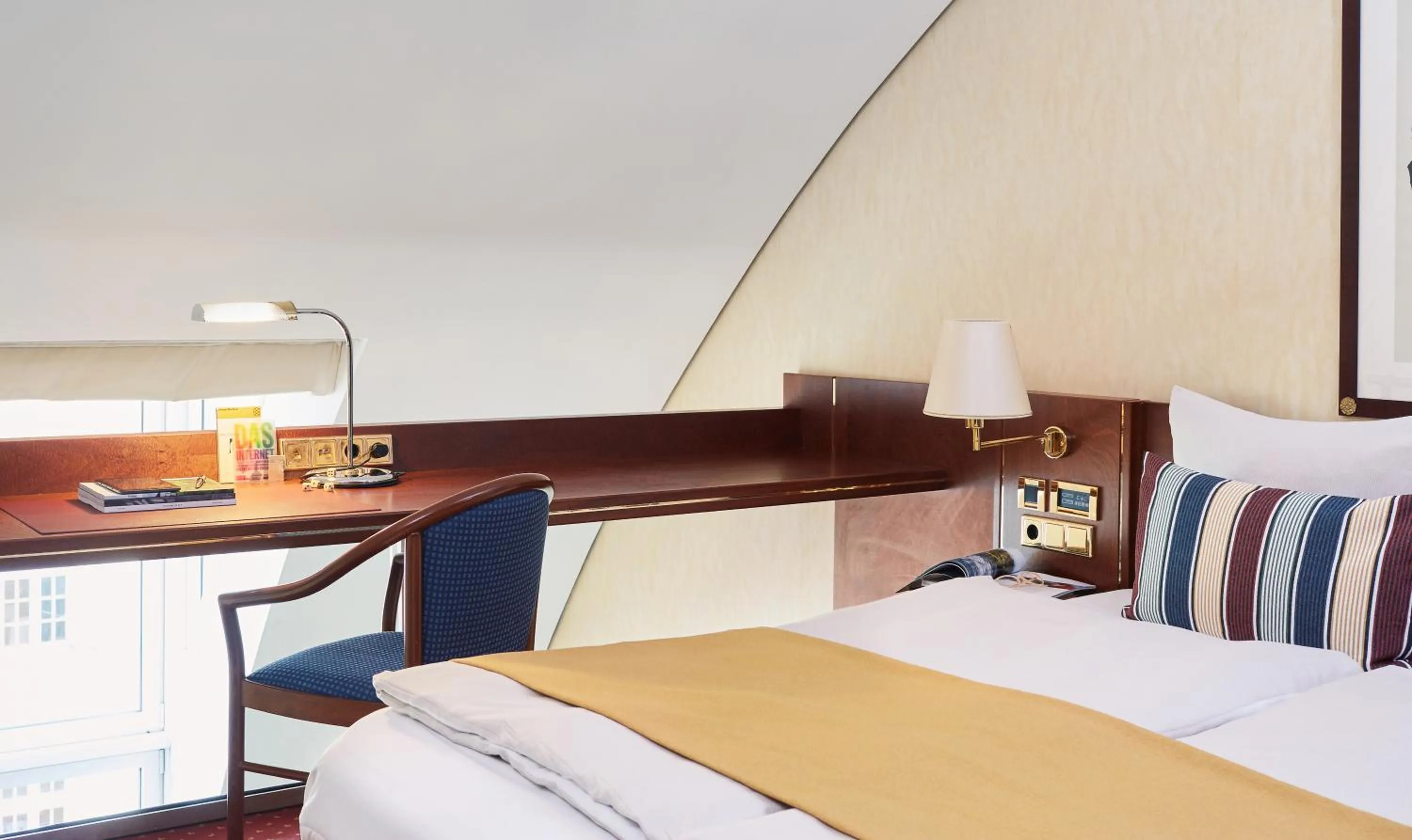 Bedroom, Bed in Living Hotel Prinzessin Elisabeth