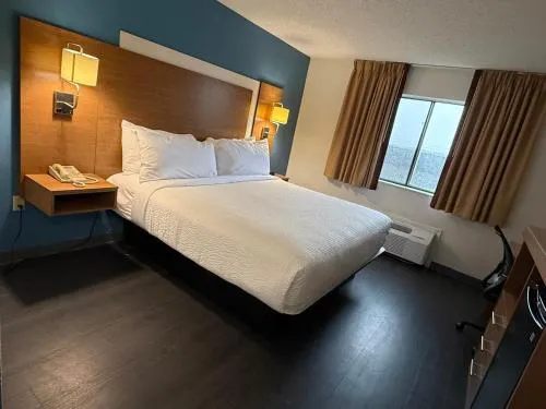 Travelodge by Wyndham Lamoni