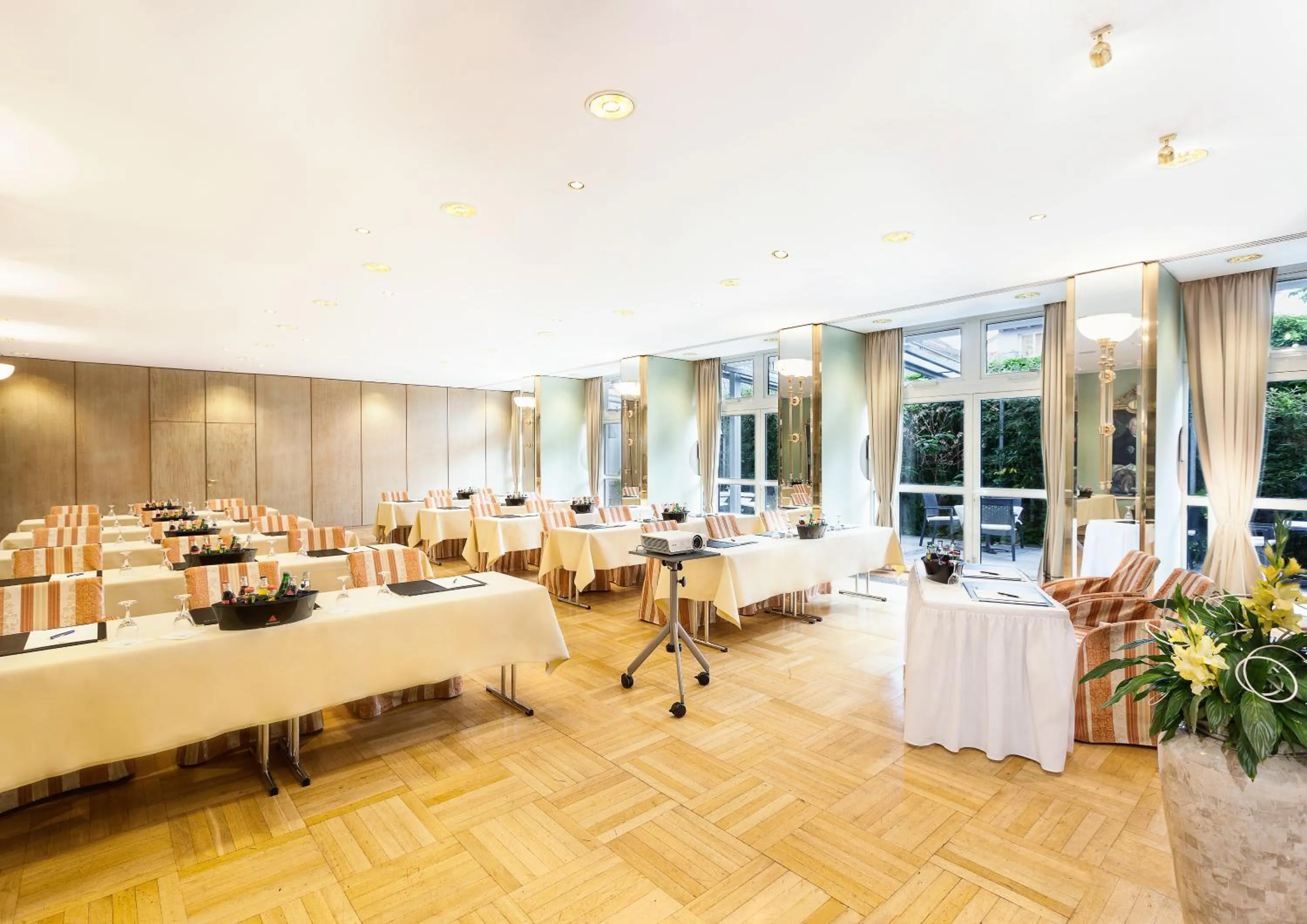 Banquet/Function facilities in Best Western Premier Grand Hotel Russischer Hof