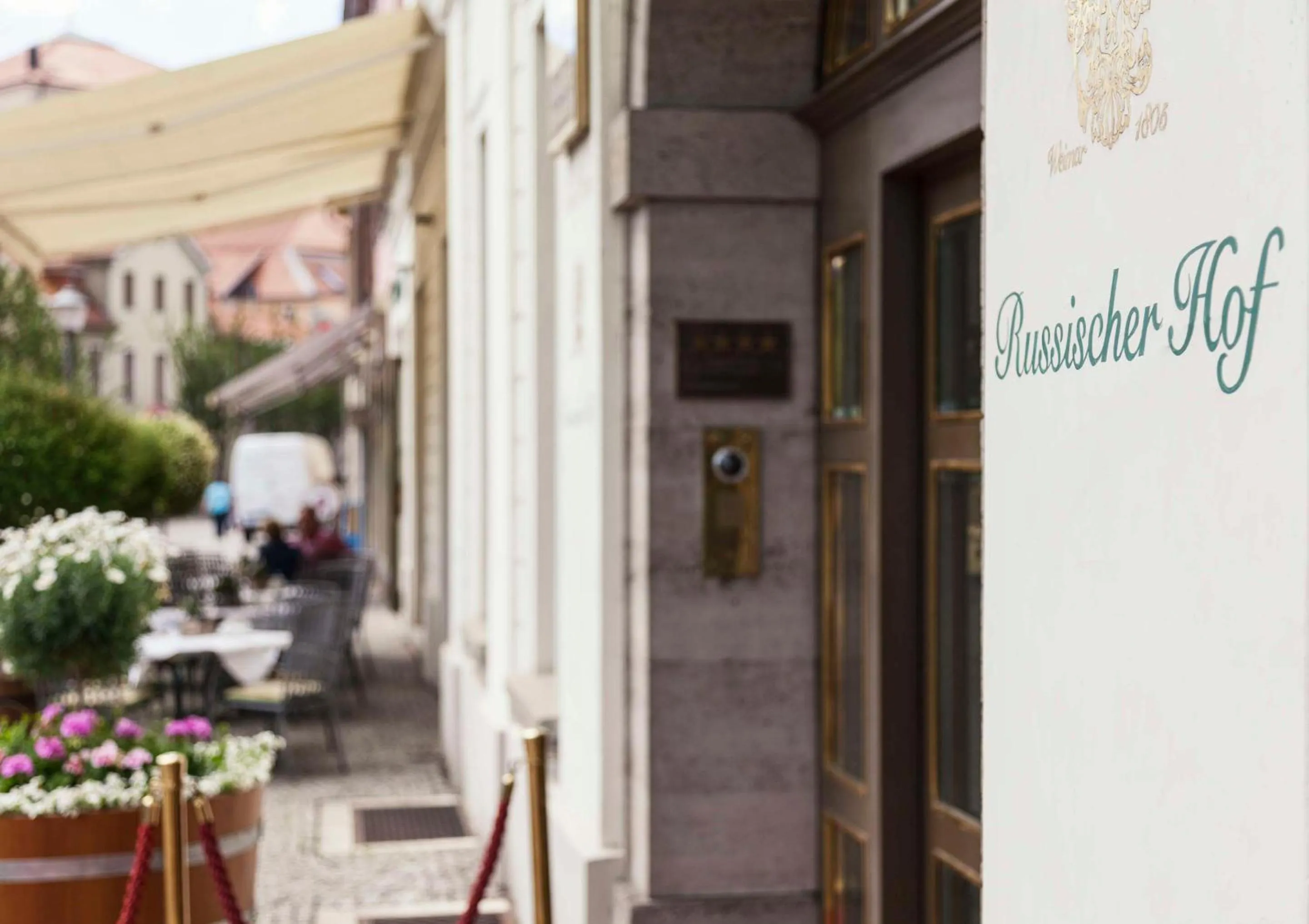 Property building in Best Western Premier Grand Hotel Russischer Hof