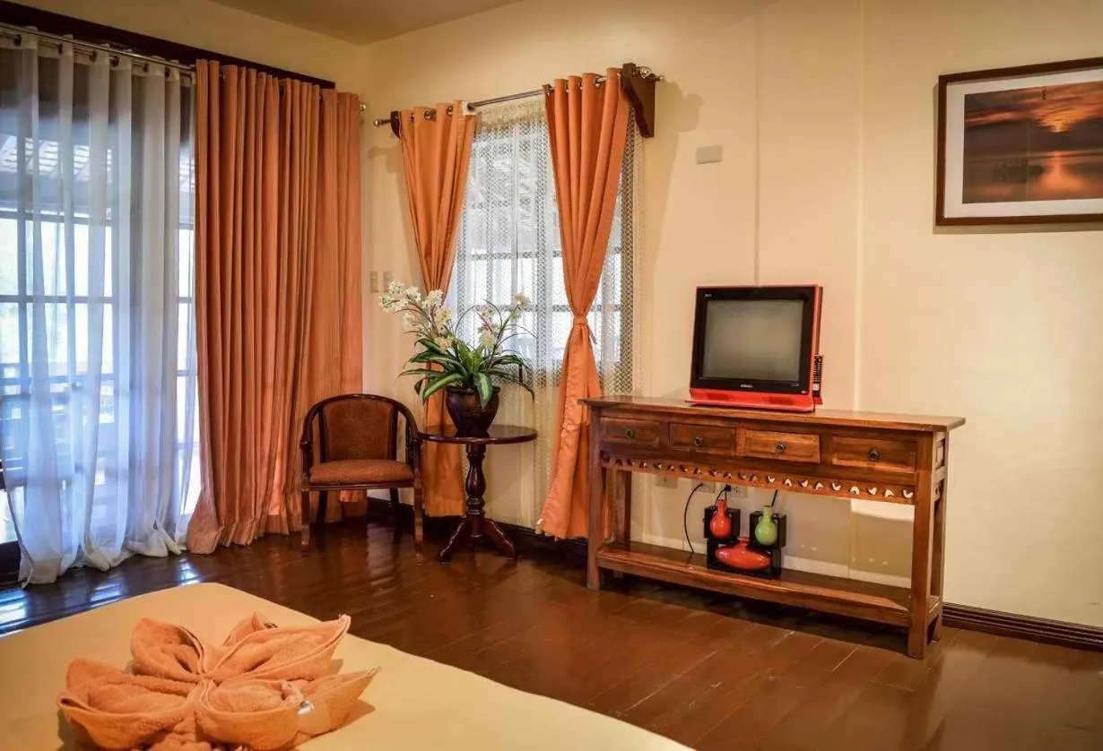 TV and multimedia, Bed in Tribal Hills Mountain Resort