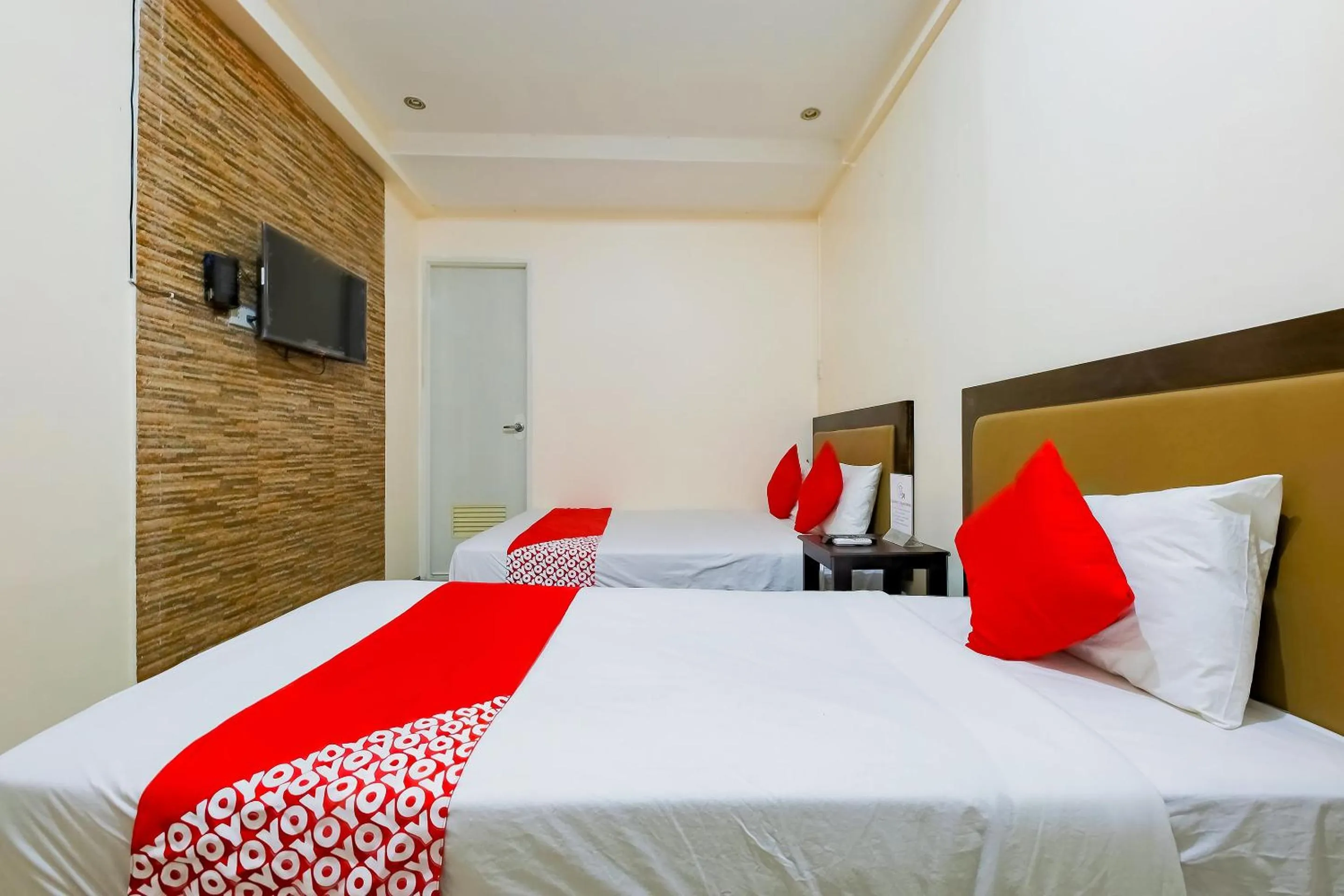 Bedroom, Bed in OYO 431 Apollo 11 Apartelle