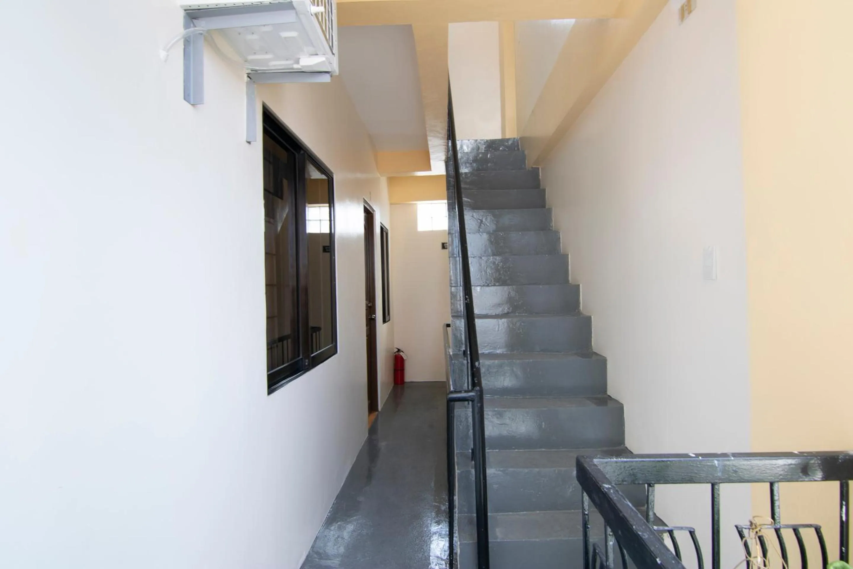 Lobby or reception in OYO 431 Apollo 11 Apartelle