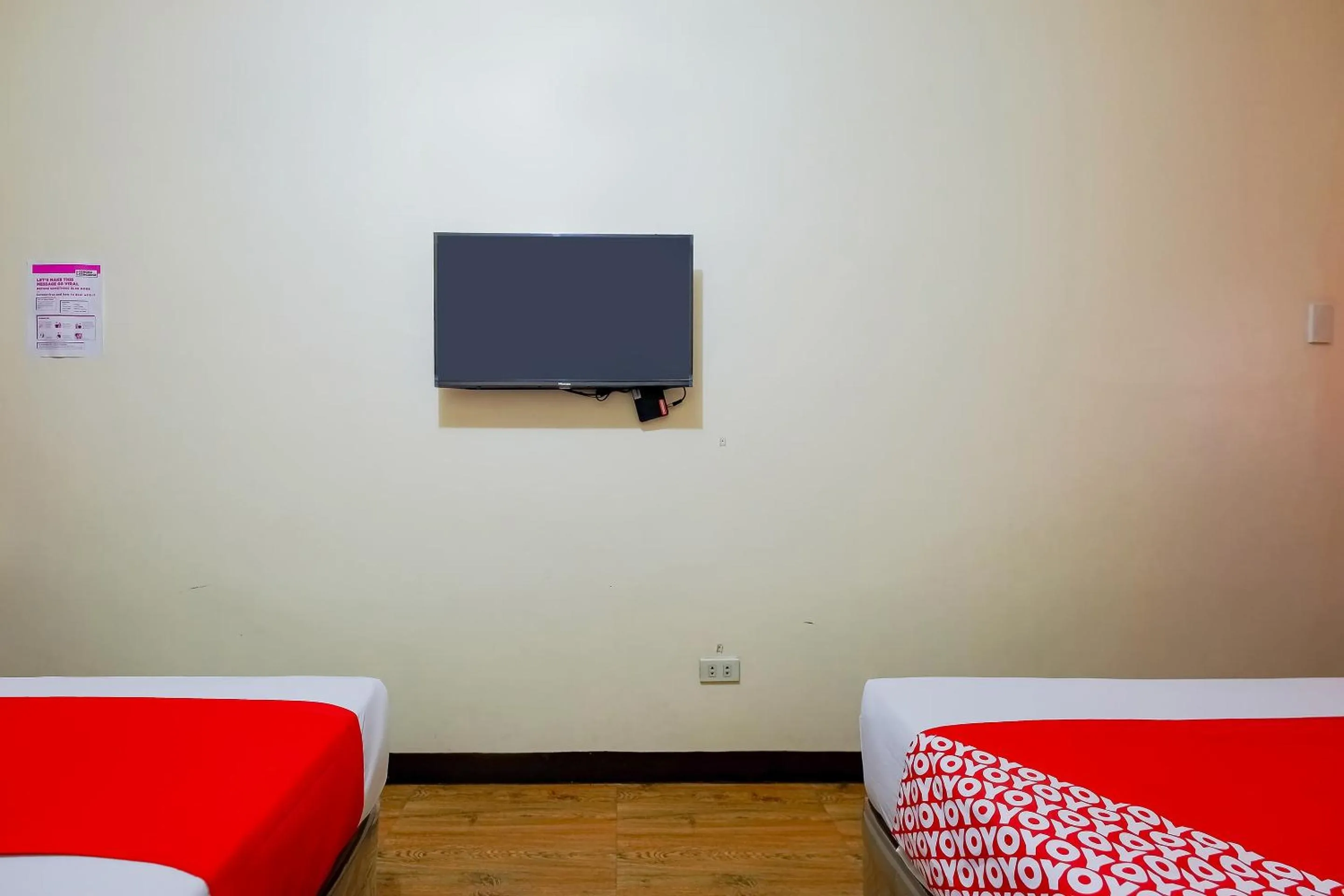 Bedroom, Bed in OYO 431 Apollo 11 Apartelle