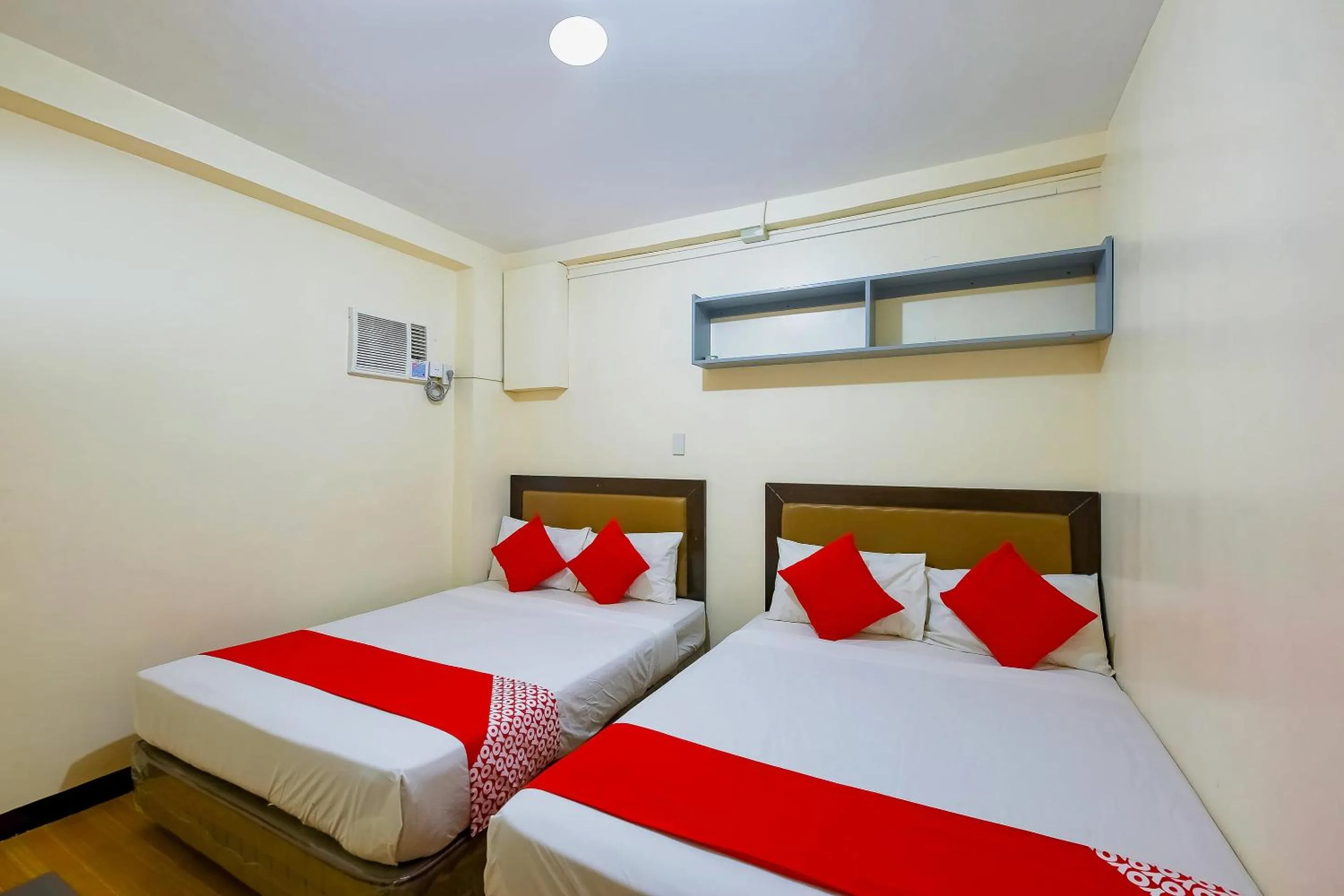 Bedroom, Bed in OYO 431 Apollo 11 Apartelle