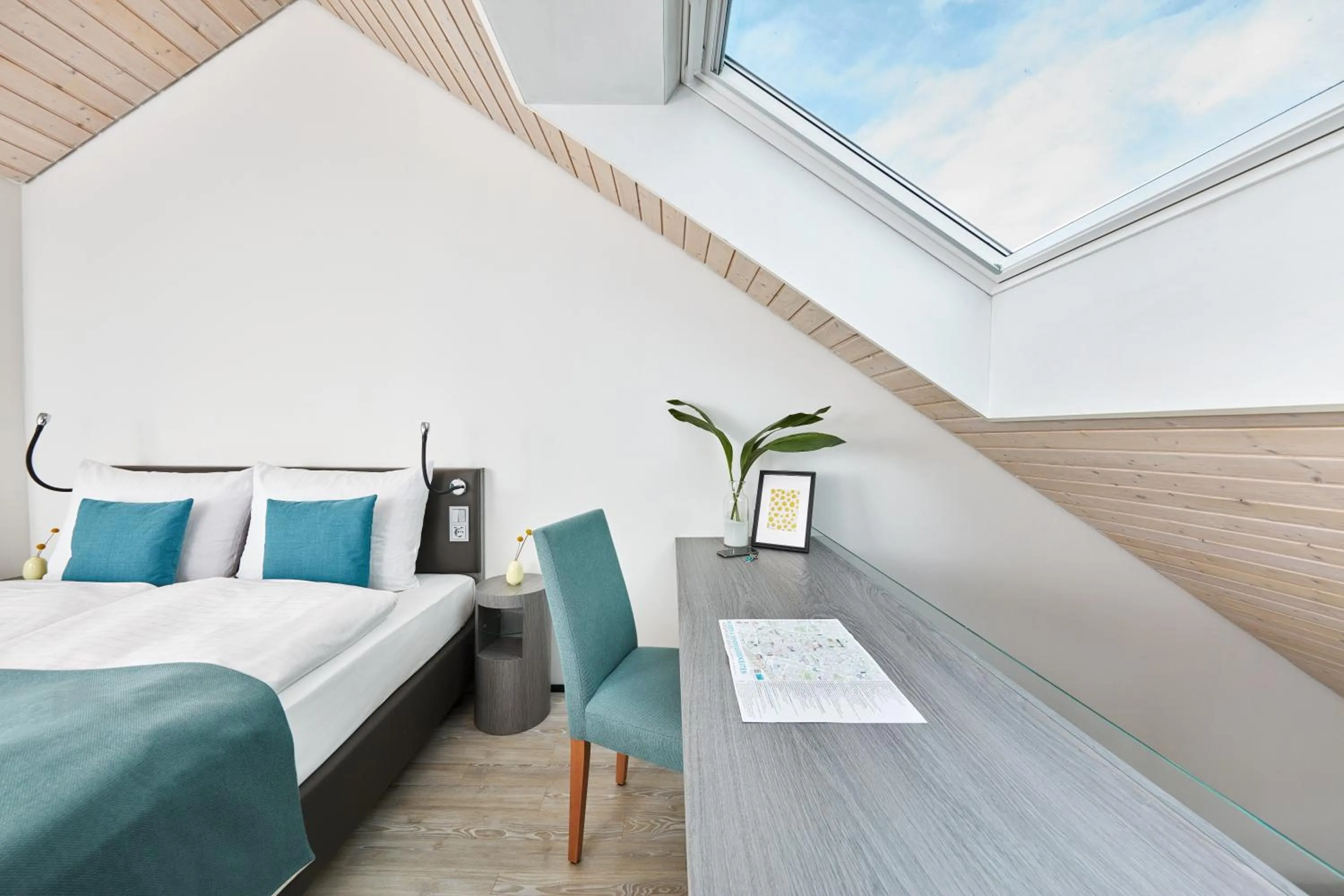 Bedroom, Bed in Living Hotel Nürnberg