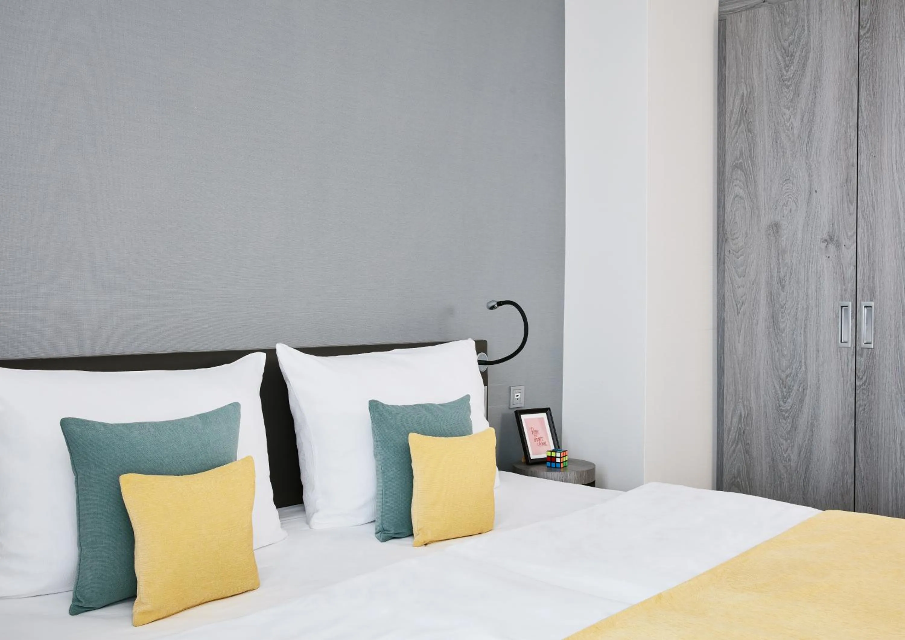 Photo of the whole room, Bed in Living Hotel am Deutschen Museum