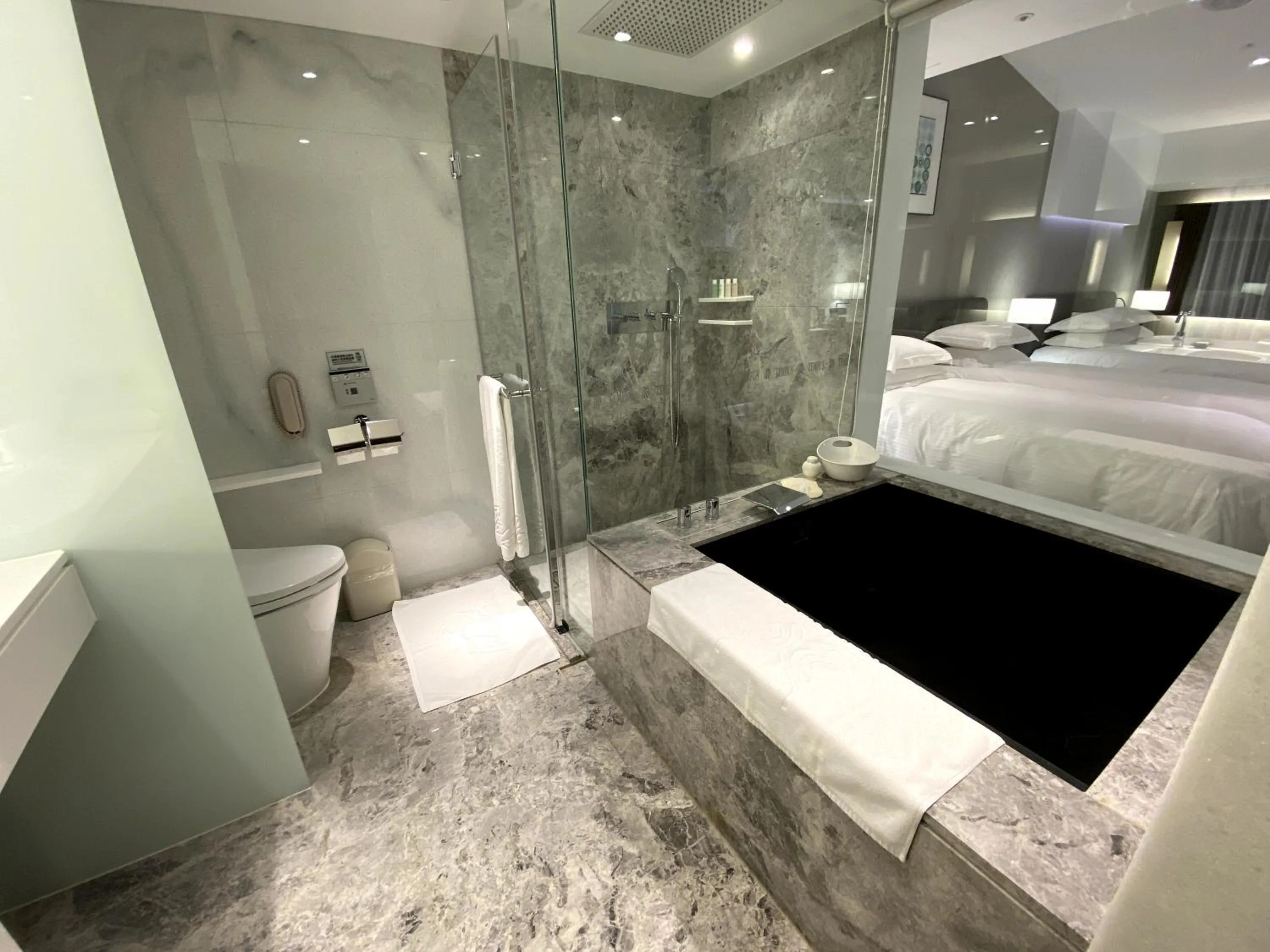 Bathroom, Bed in Volando Kenting