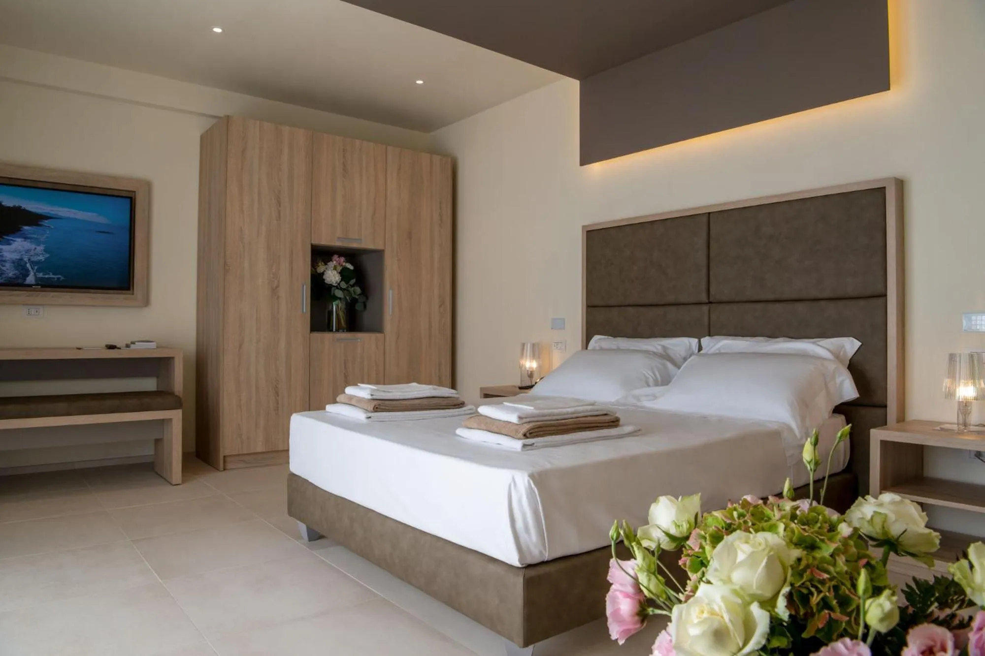 Photo of the whole room, Bed in Palace Lido Hotel & Suites