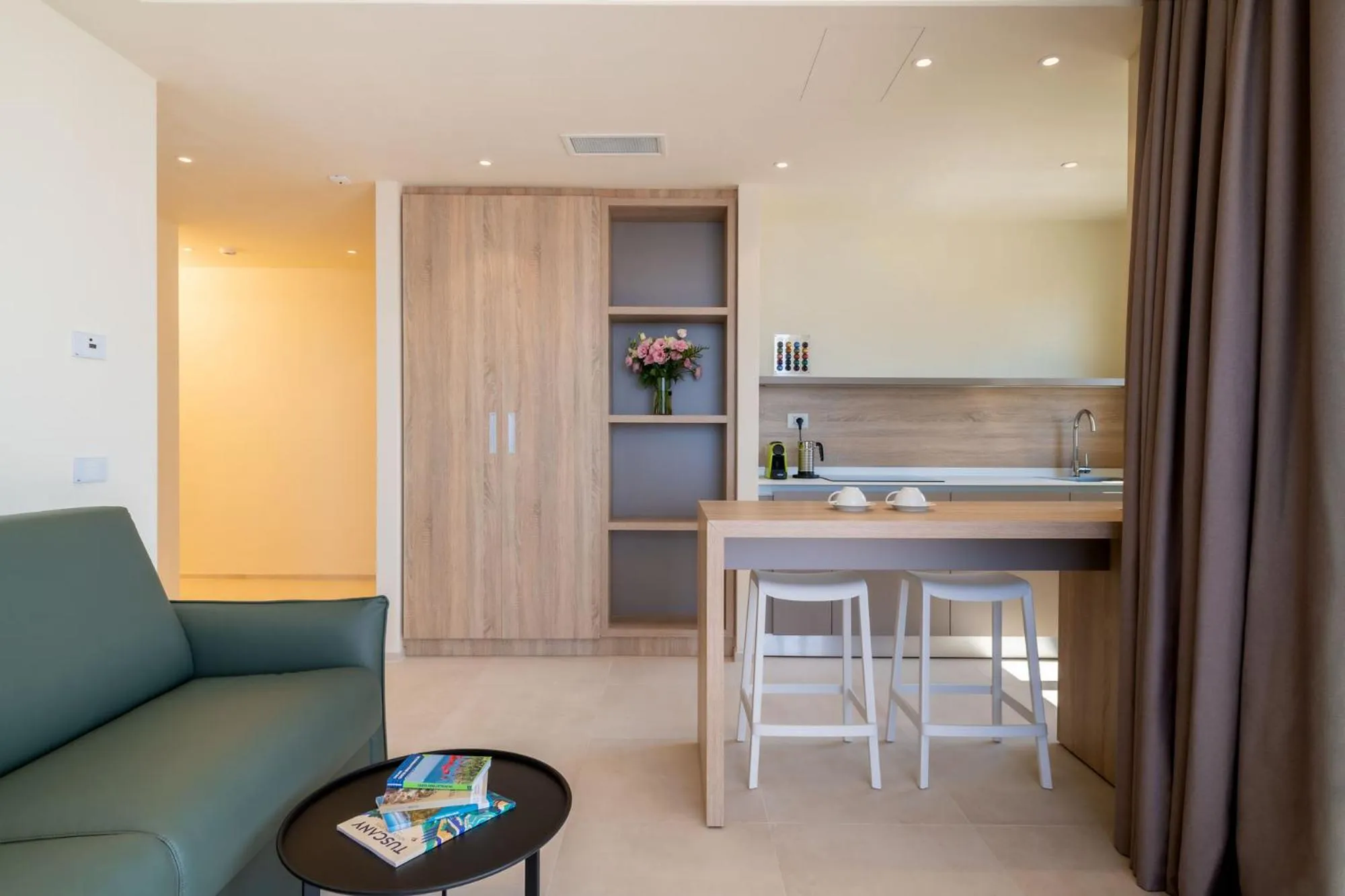 Coffee/tea facilities in Palace Lido Hotel & Suites