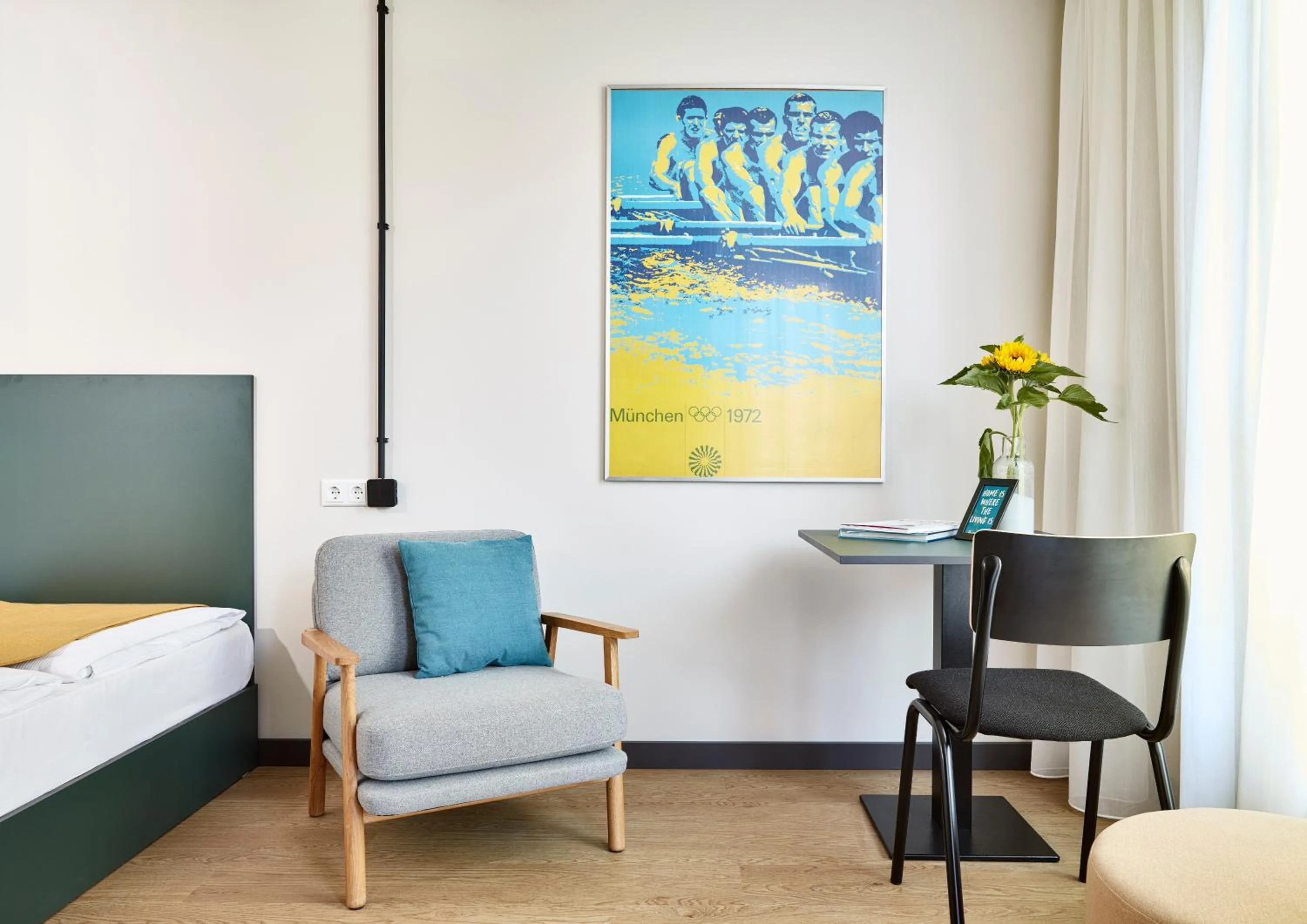 Photo of the whole room, Bed in Living Hotel am Olympiapark