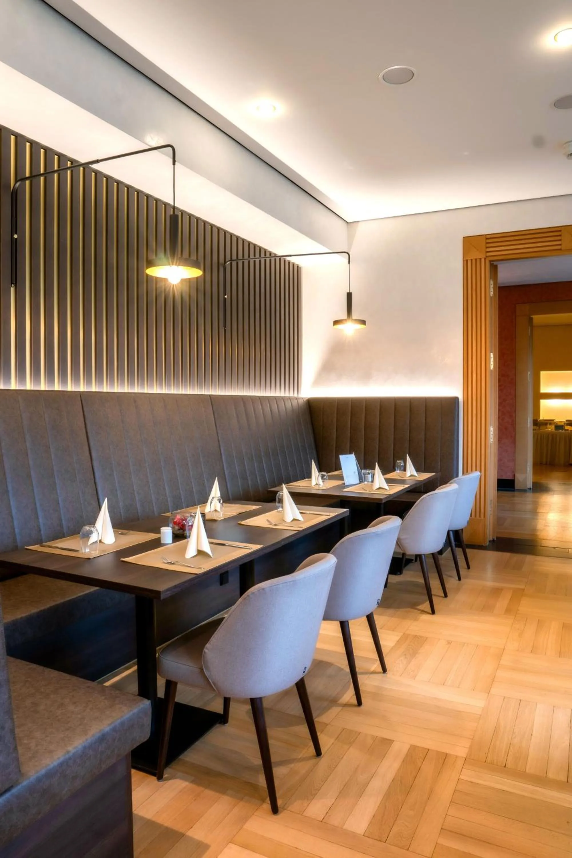 Restaurant/places to eat in Living Hotel Weißensee