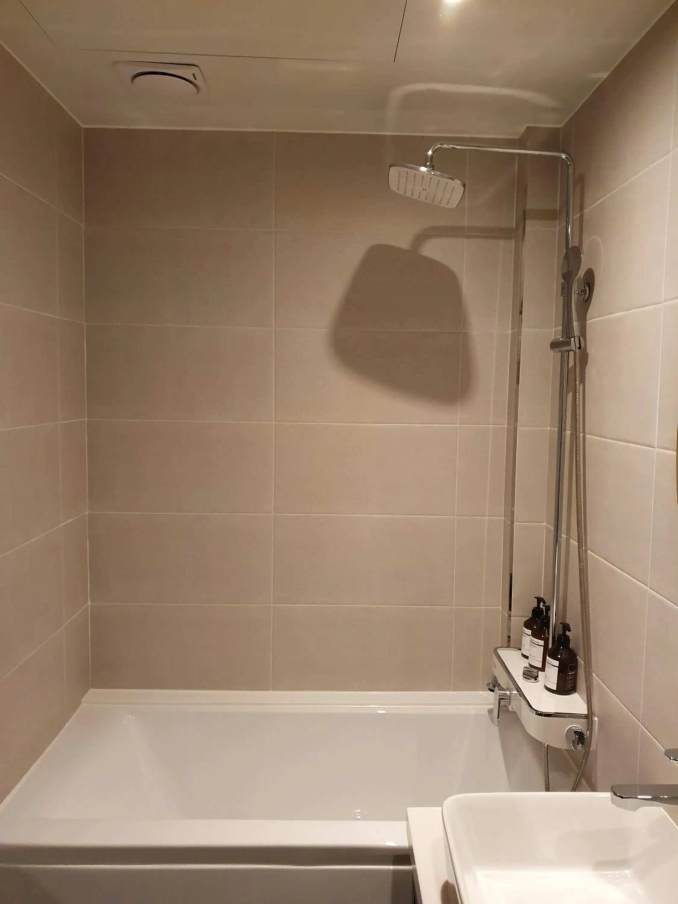 Hot Tub in Browndot hotel songtan