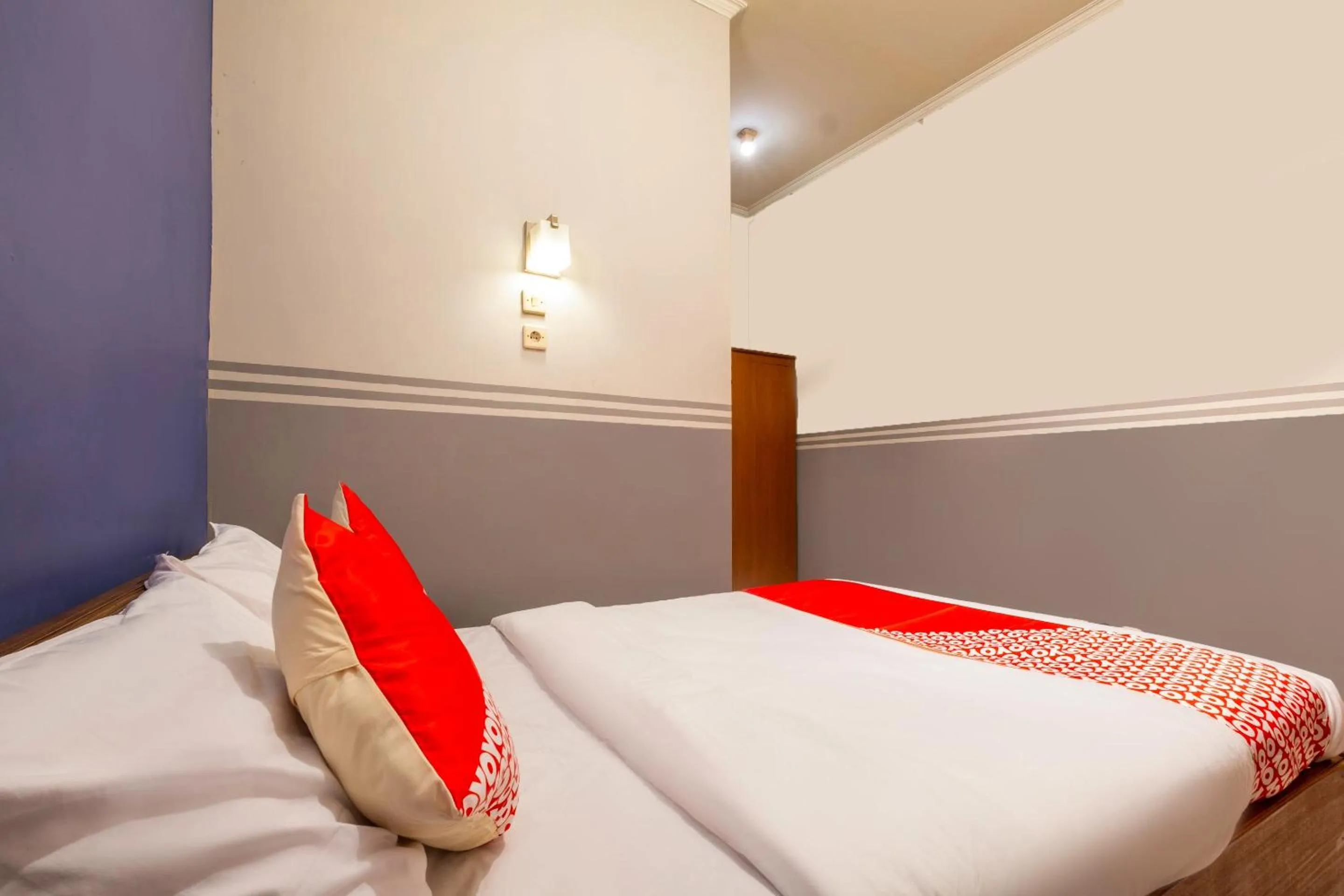 Bedroom, Bed in Hotel O Riau Near Gedung Sate Formerly Patradisa