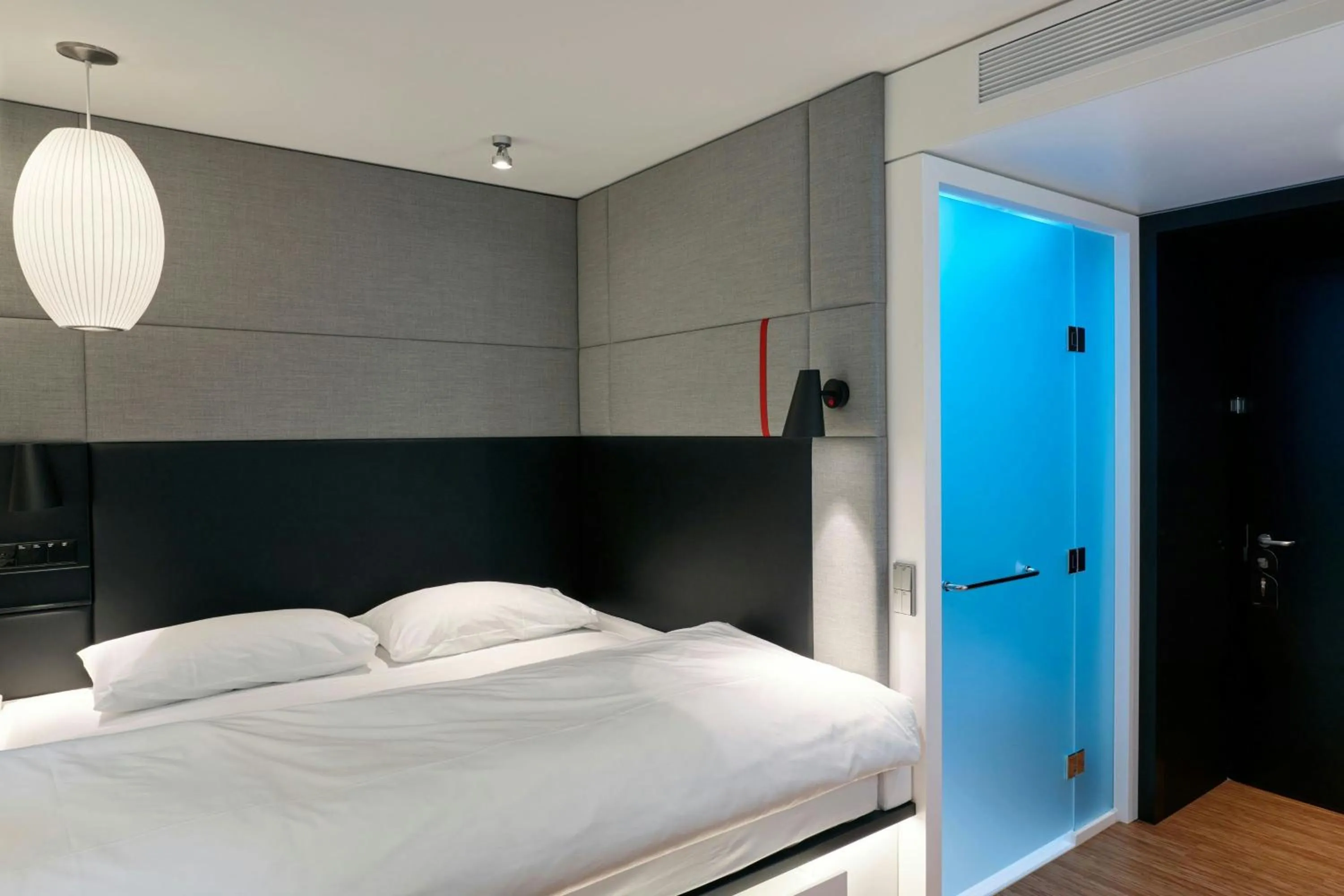 Bedroom, Bed in citizenM Geneva