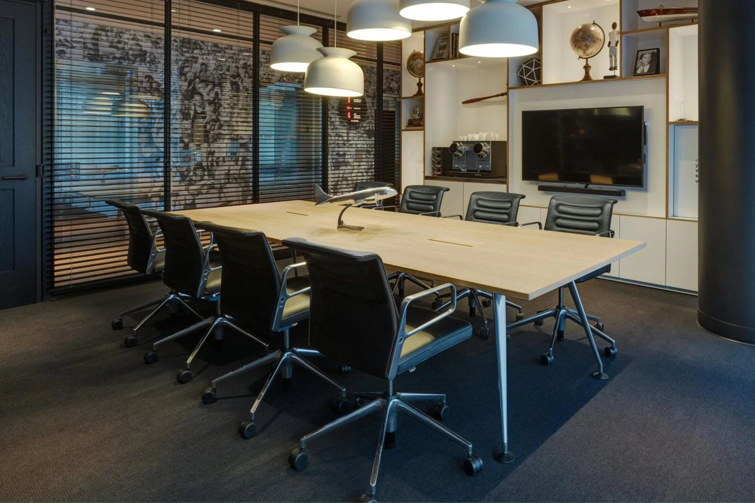 Meeting/conference room in citizenM Washington Capital